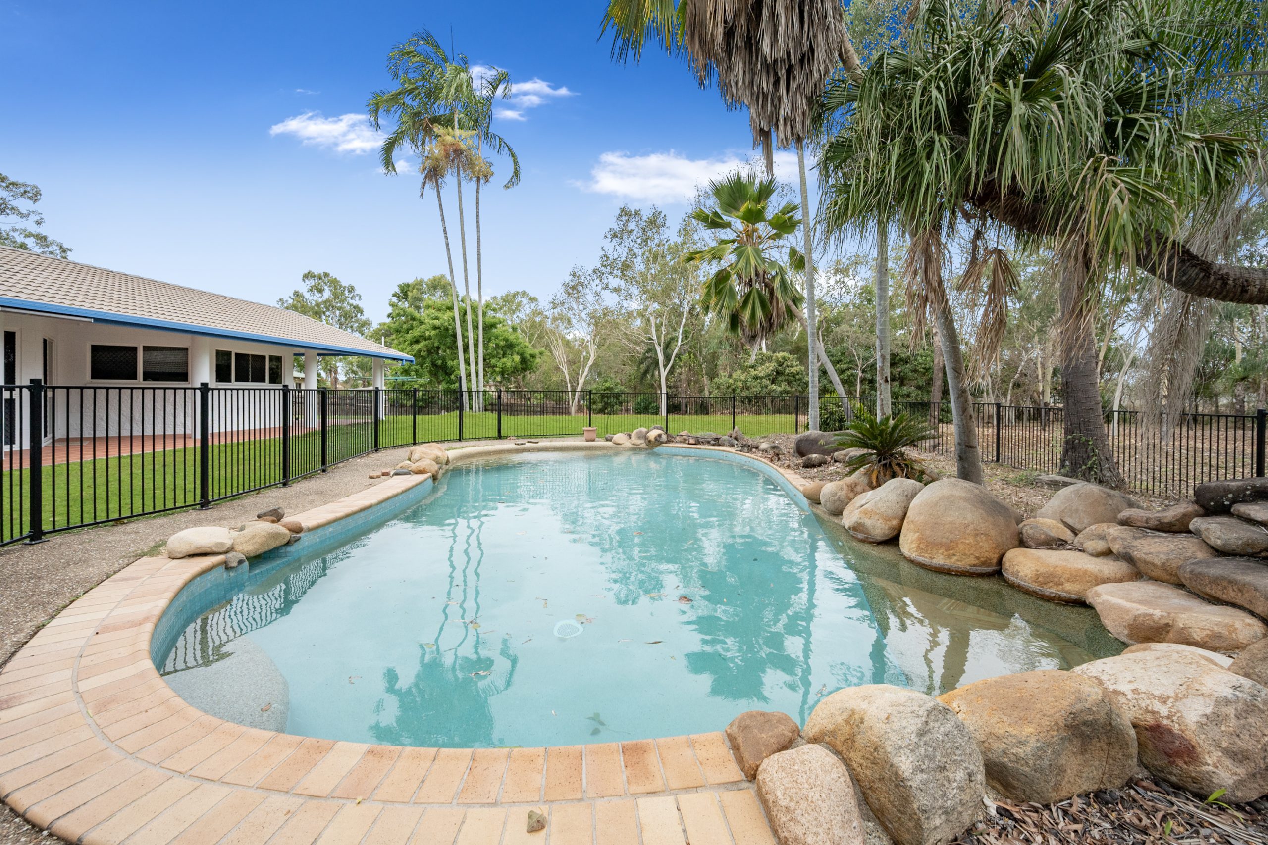 10 Hansen Court, DEERAGUN, QLD 4818 AUS