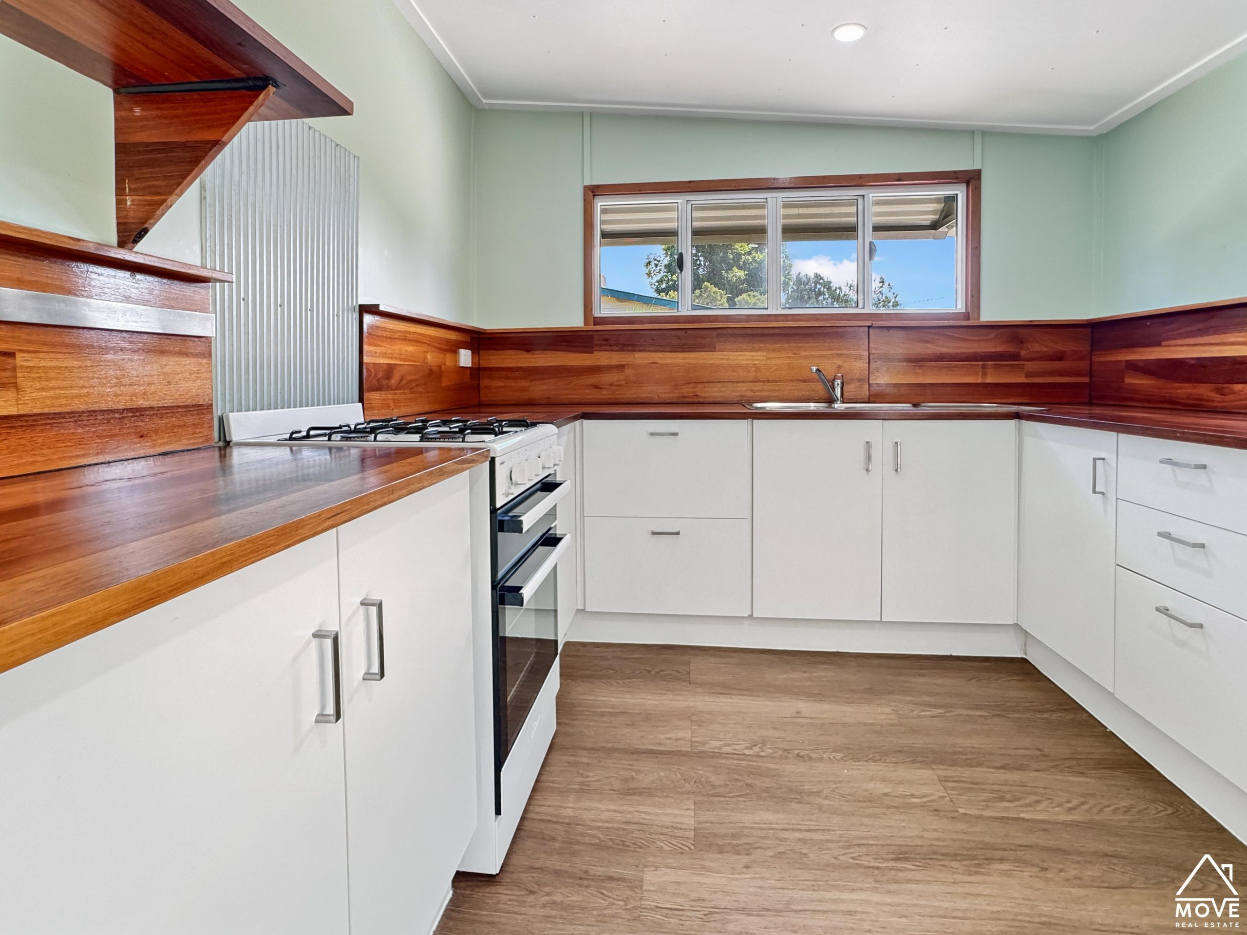17 Vulture Street, CHARTERS TOWERS CITY, QLD 4820 AUS