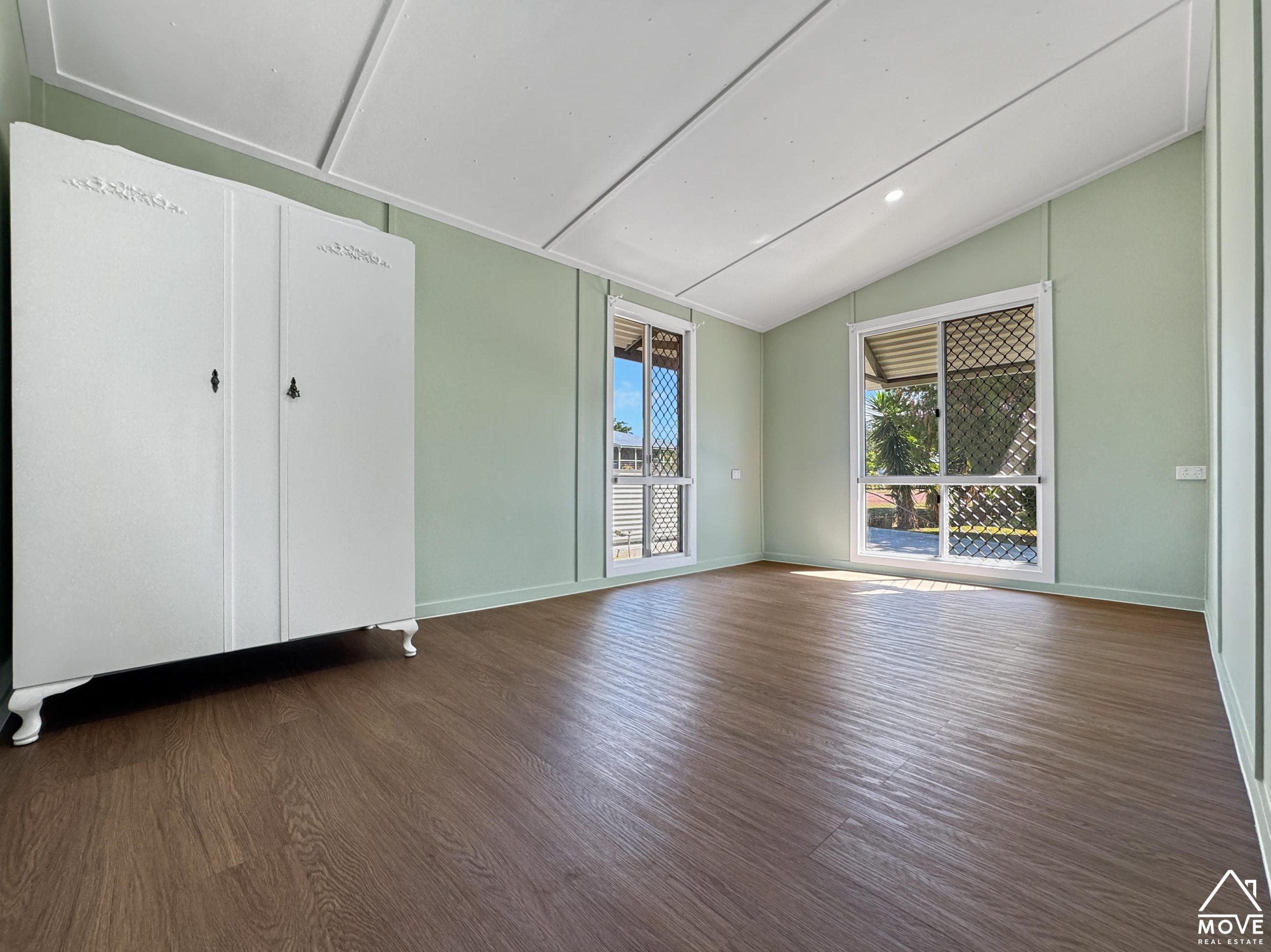 17 Vulture Street, CHARTERS TOWERS CITY, QLD 4820 AUS
