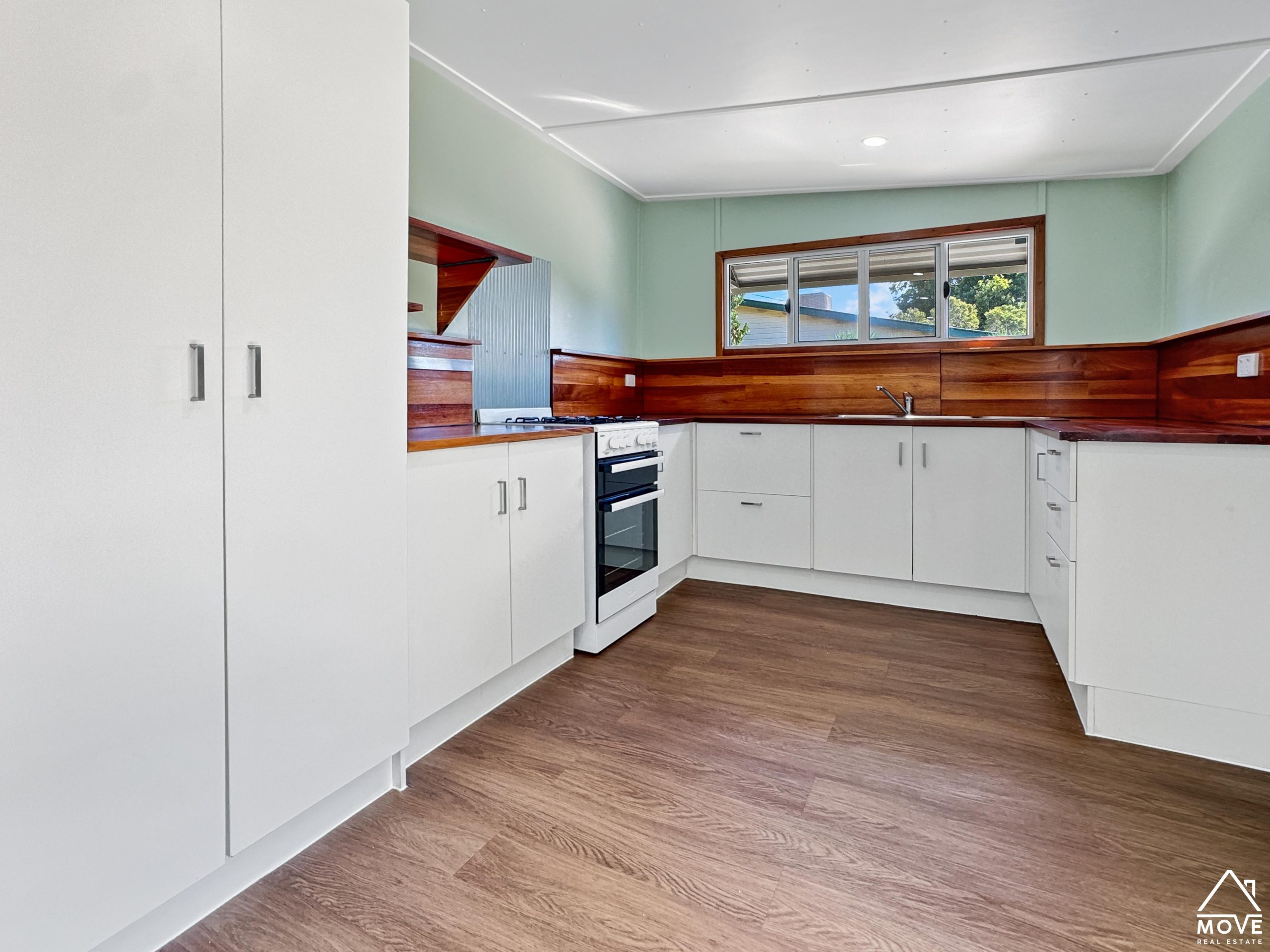 17 Vulture Street, CHARTERS TOWERS CITY, QLD 4820 AUS