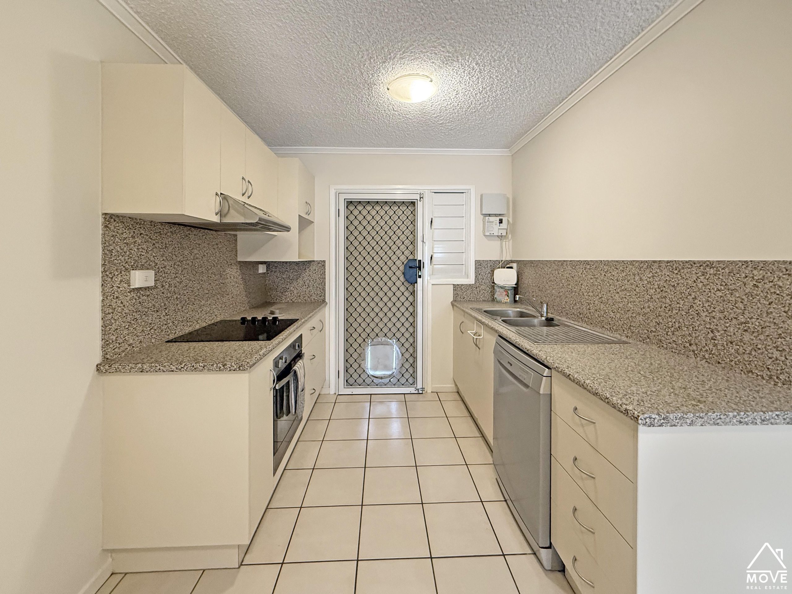 2/42 Cook Street, NORTH WARD, QLD 4810 AUS