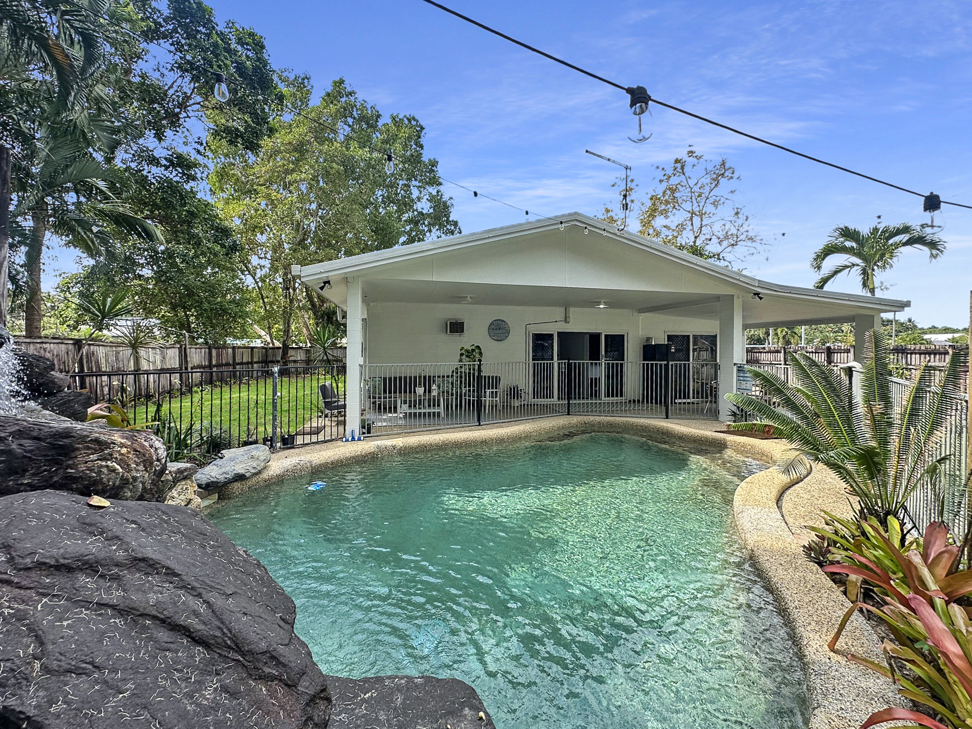 98 Marlin Drive, WONGA BEACH, QLD 4873 AUS