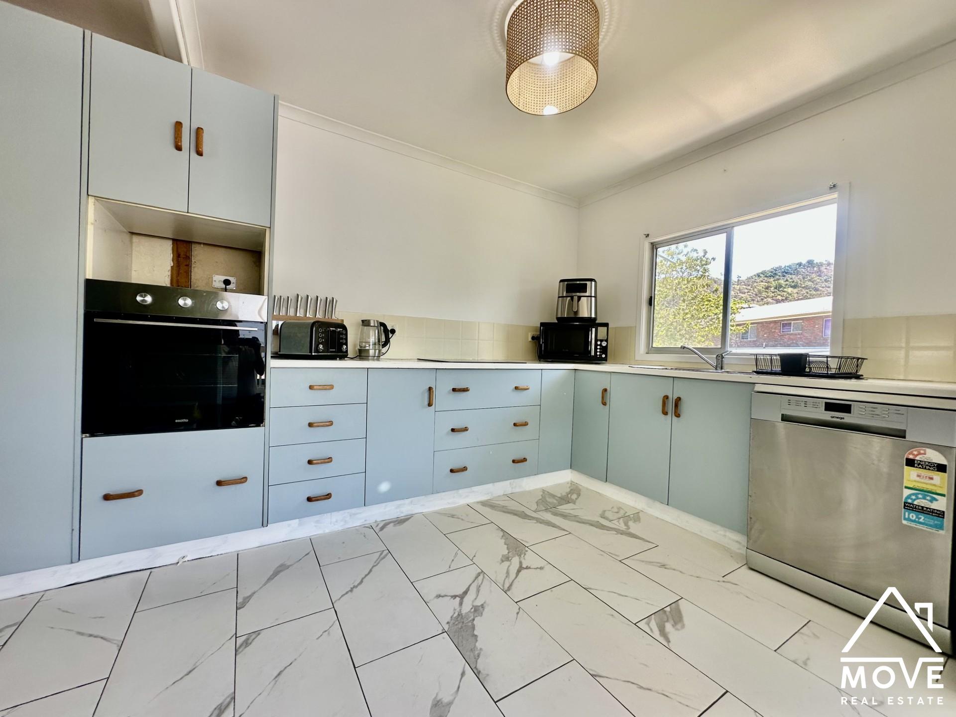 45 Coates Street, MOUNT LOUISA, QLD 4814 AUS