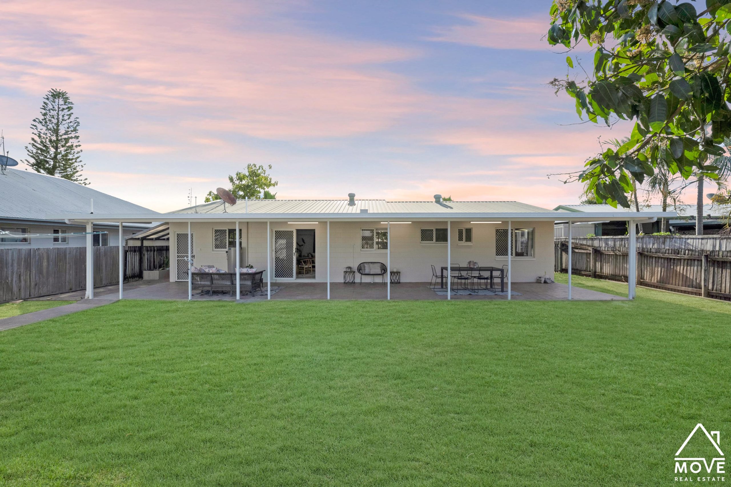 5 Saxby Crescent, MOUNT LOUISA, QLD 4814 AUS