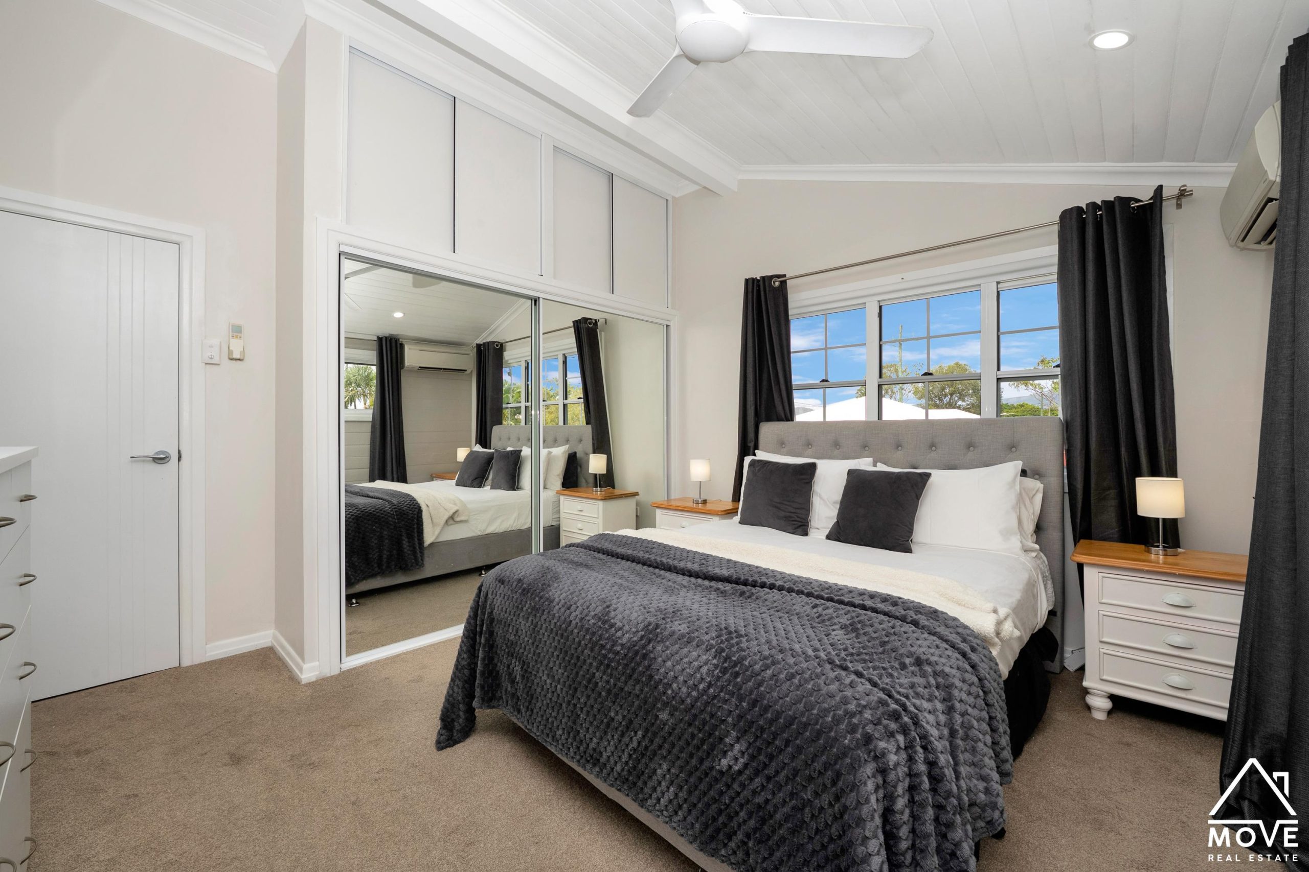 61 Roberts Street, HERMIT PARK, QLD 4812 AUS