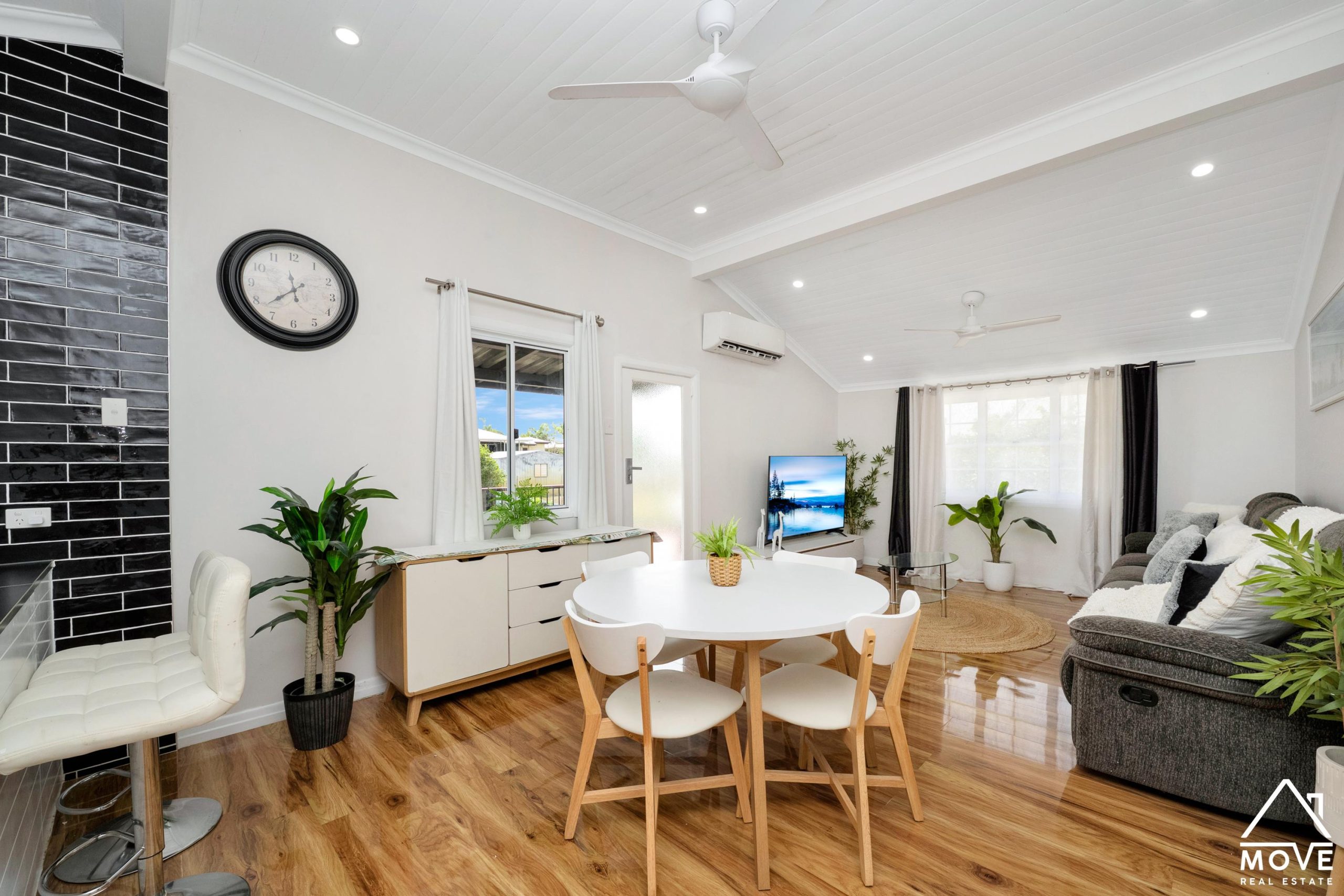 61 Roberts Street, HERMIT PARK, QLD 4812 AUS