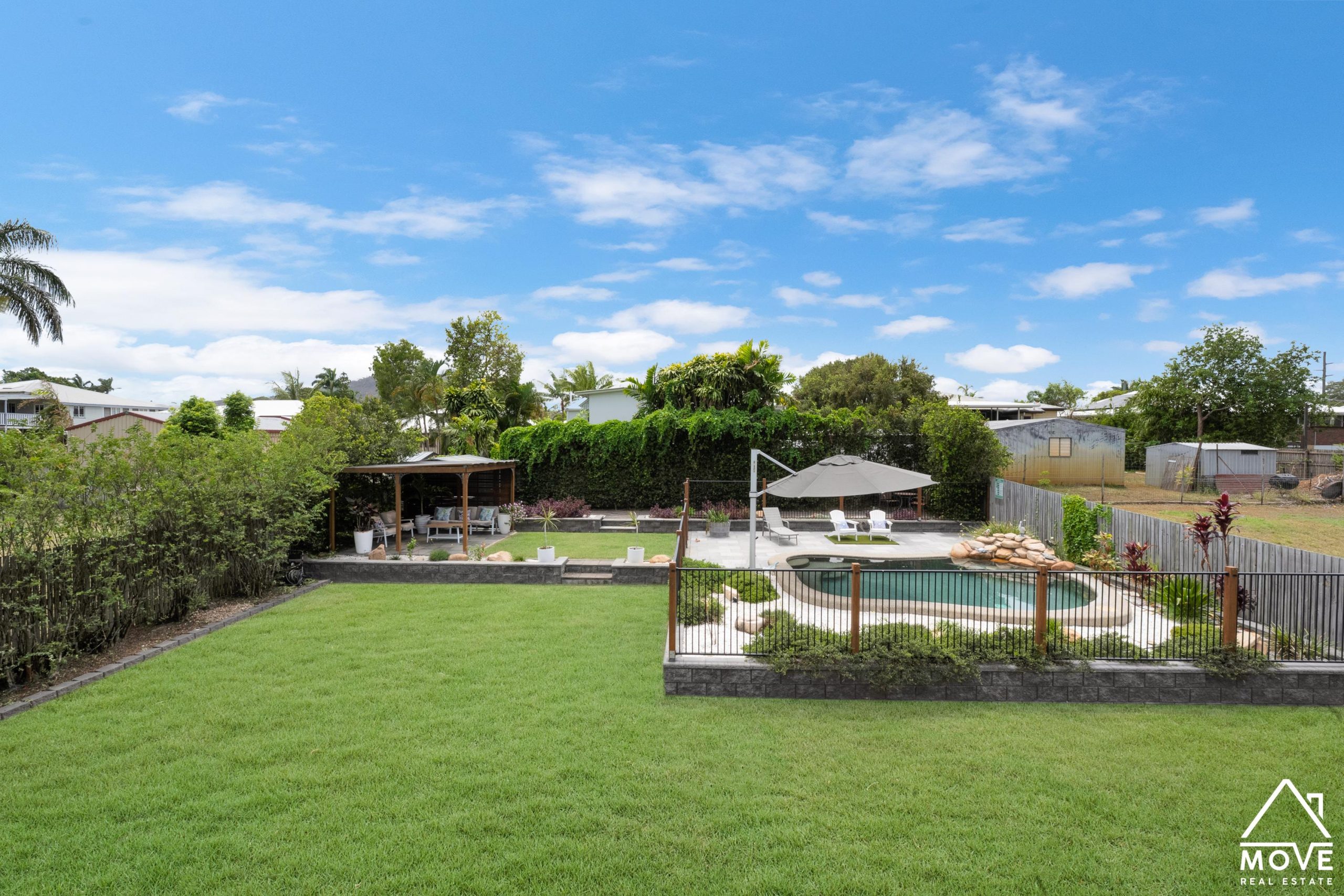 61 Roberts Street, HERMIT PARK, QLD 4812 AUS