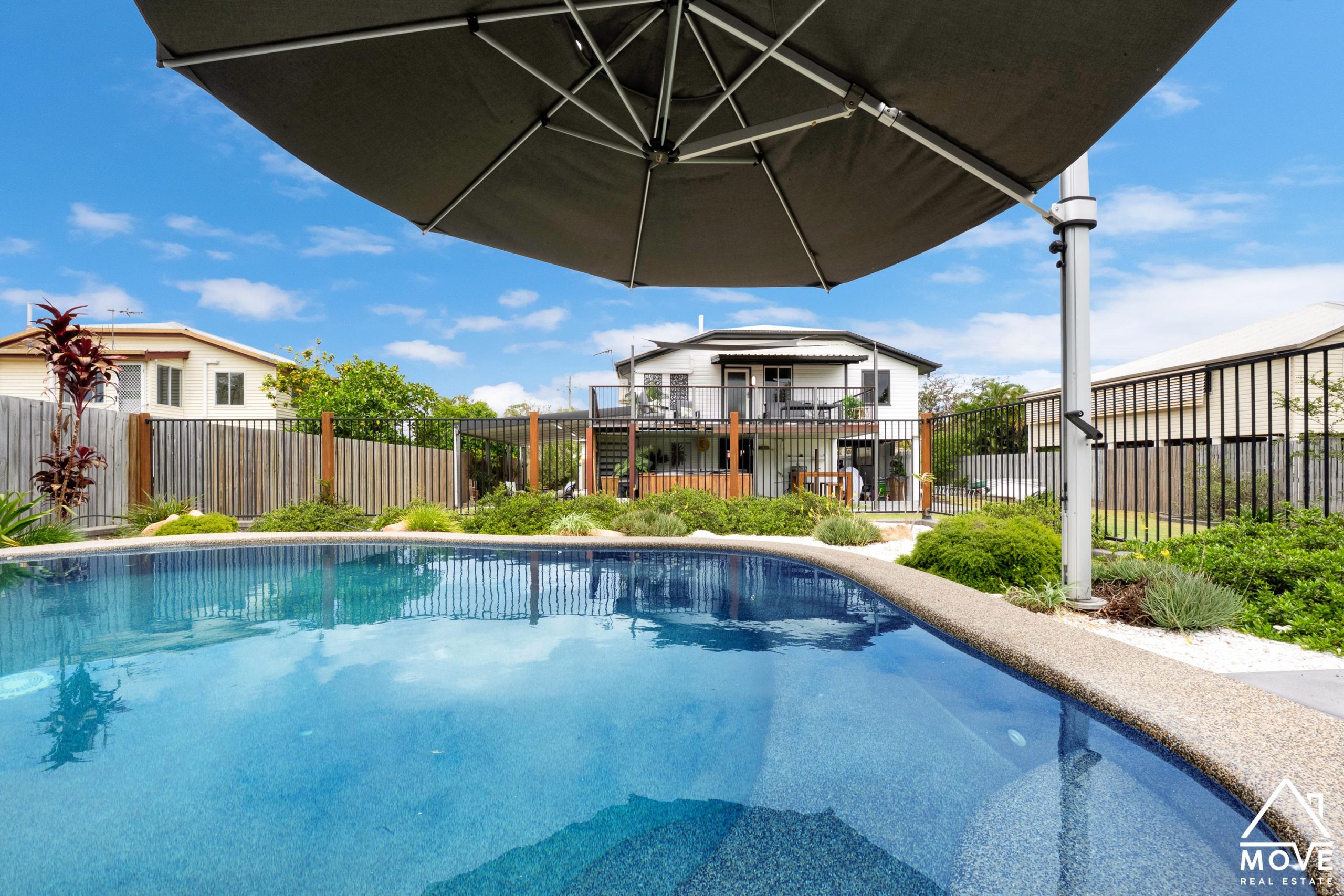 61 Roberts Street, HERMIT PARK, QLD 4812 AUS