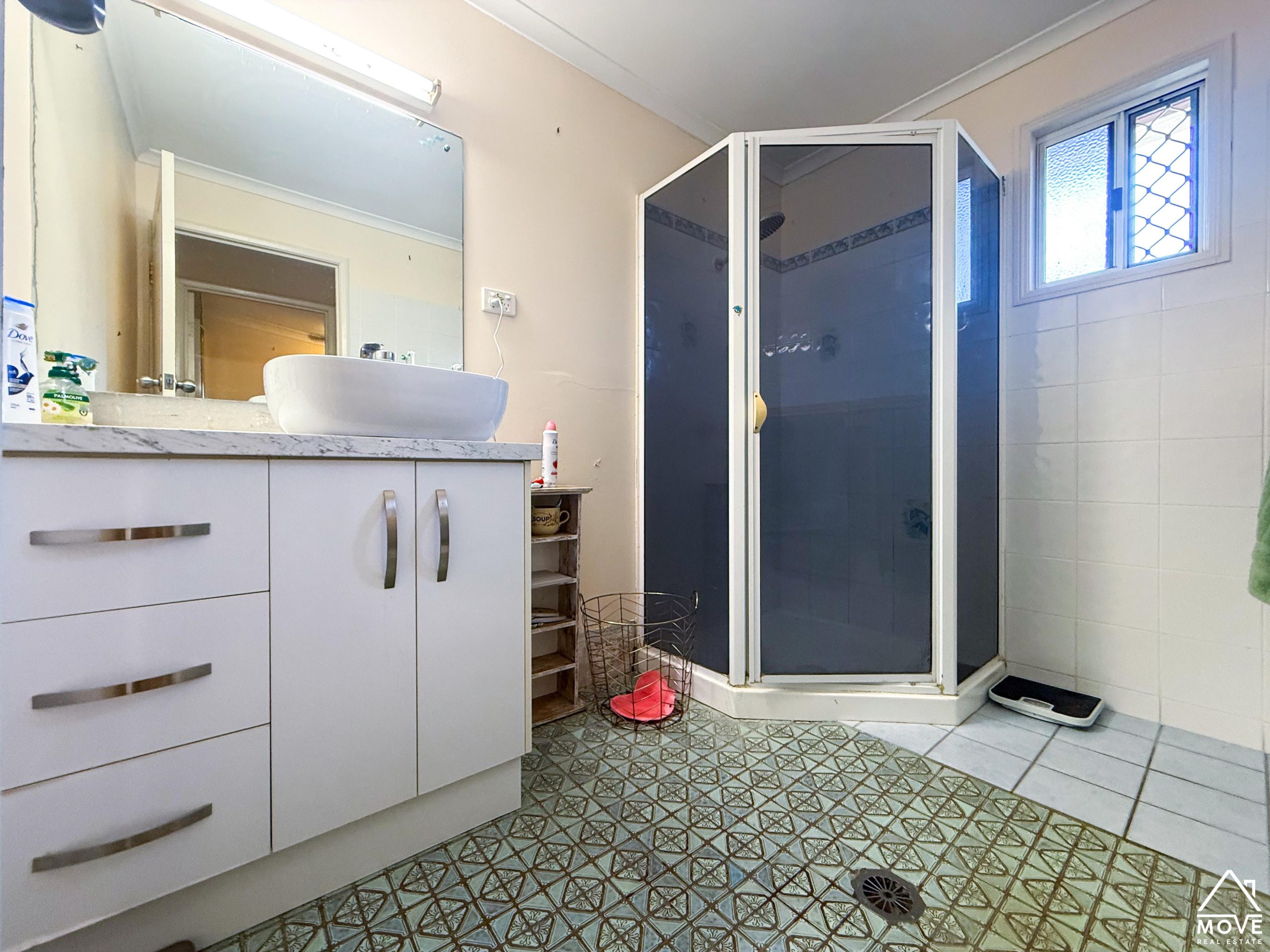 5 Peter Street, KELSO, QLD 4815 AUS