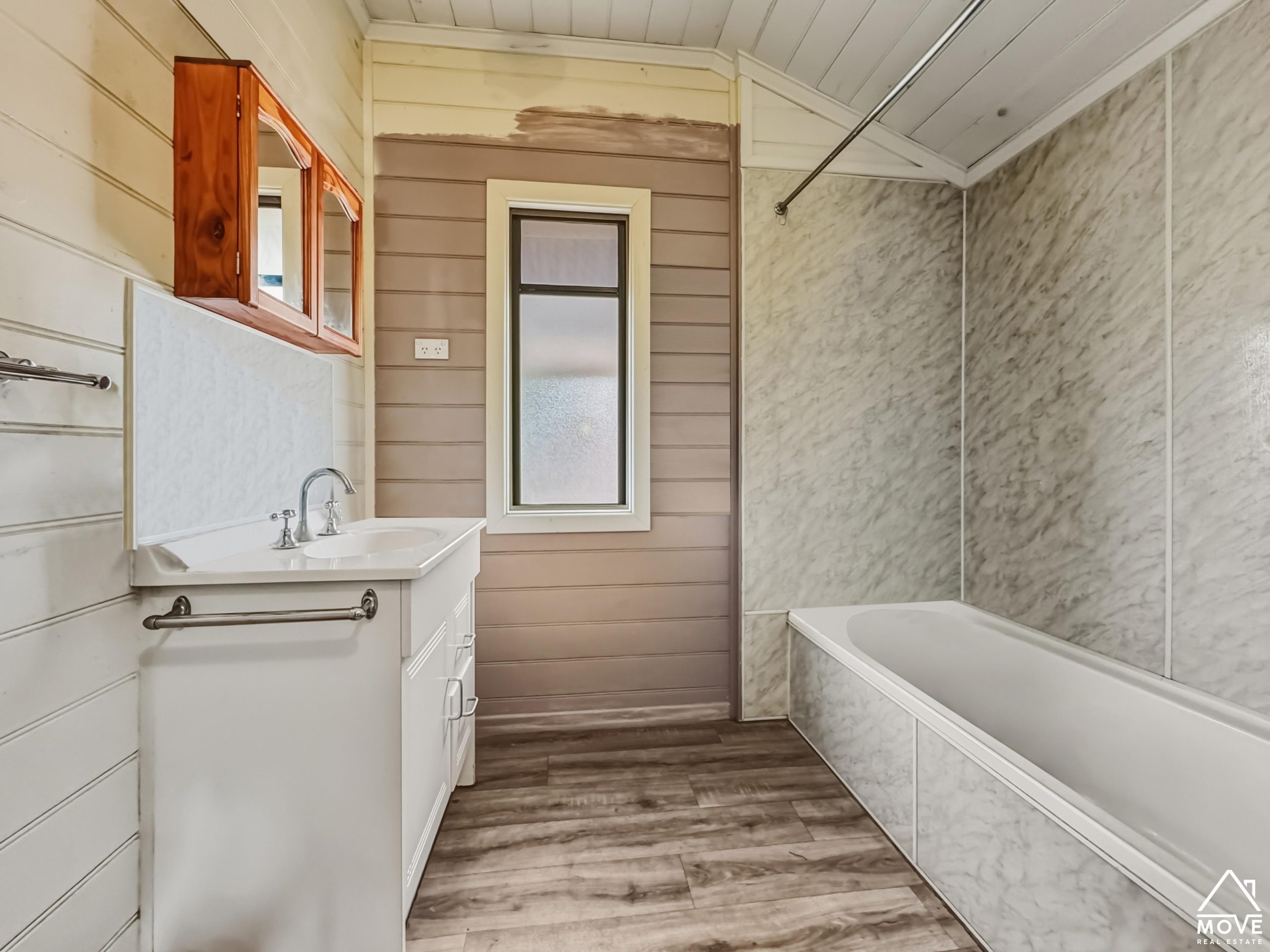 6 Devereux Street, QUEENTON, QLD 4820 AUS