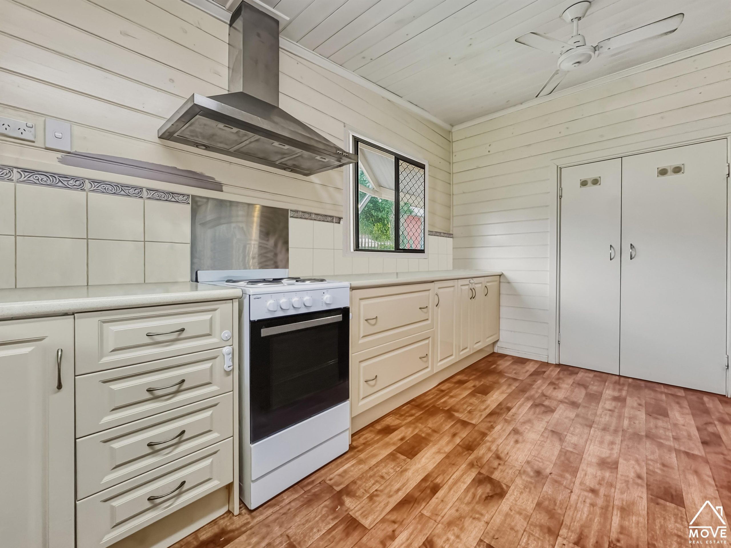 6 Devereux Street, QUEENTON, QLD 4820 AUS