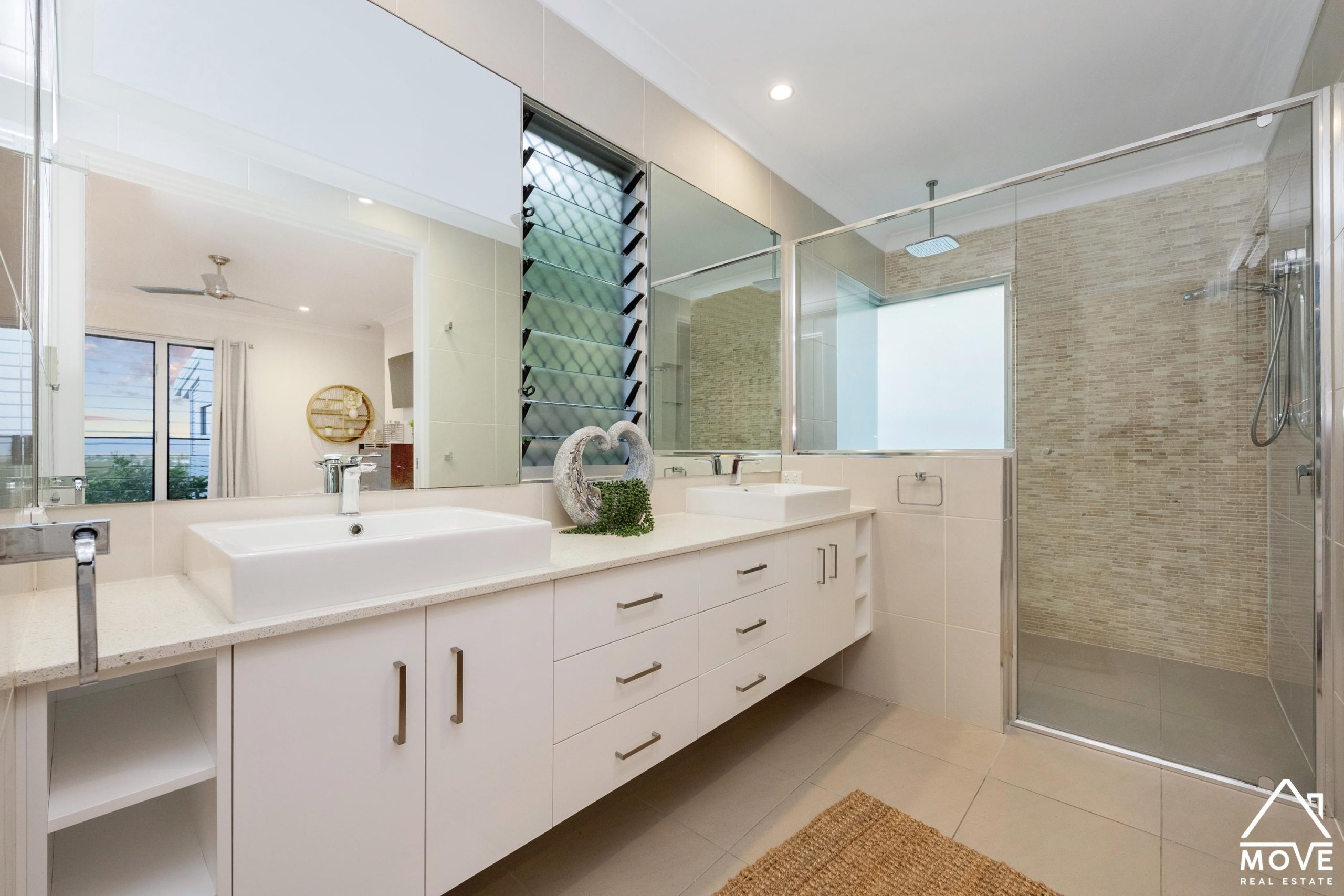 35 Nettleton Street, MOUNT LOUISA, QLD 4814 AUS