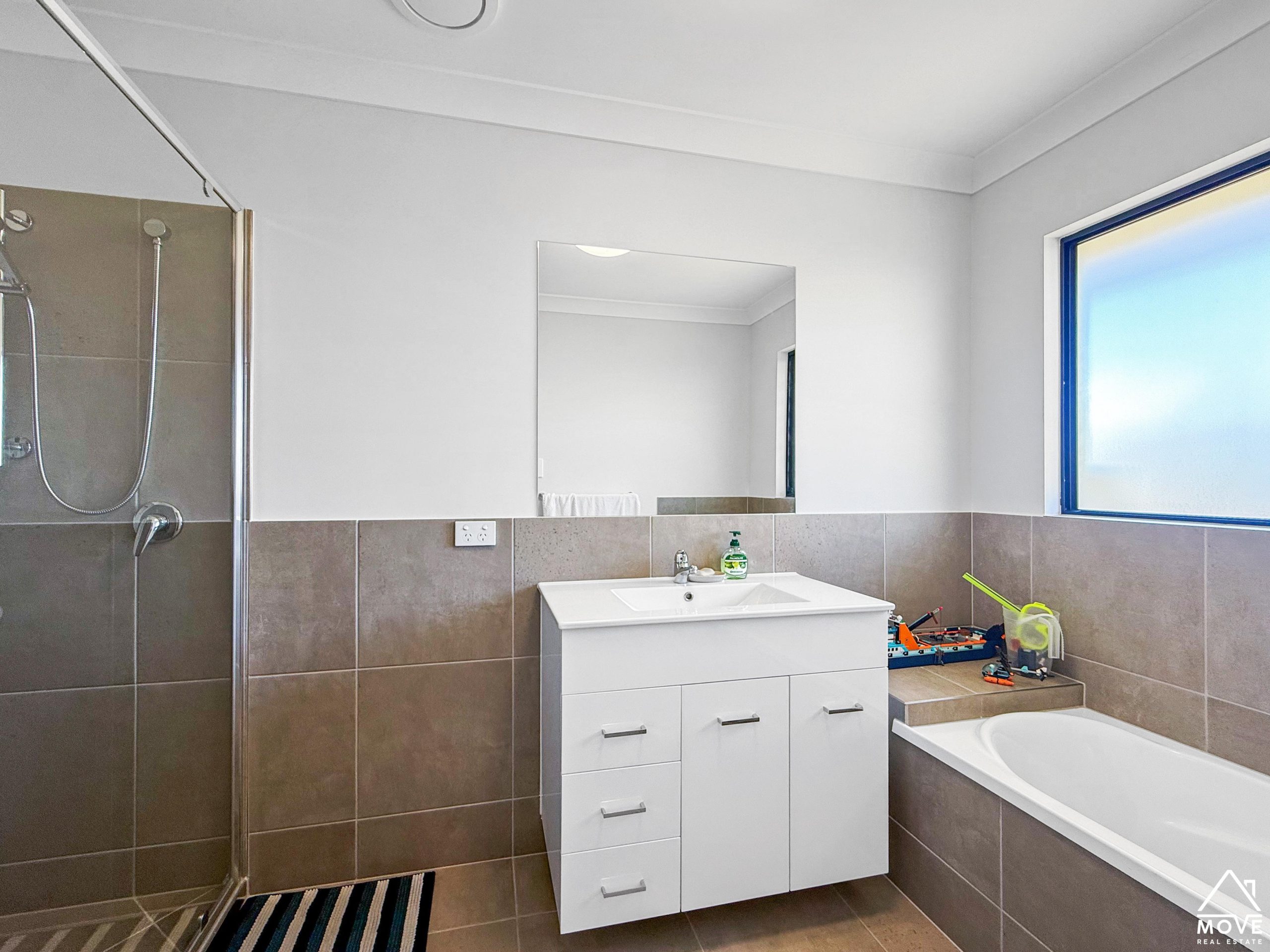 1 Liriope Crescent, BOHLE PLAINS, QLD 4817 AUS