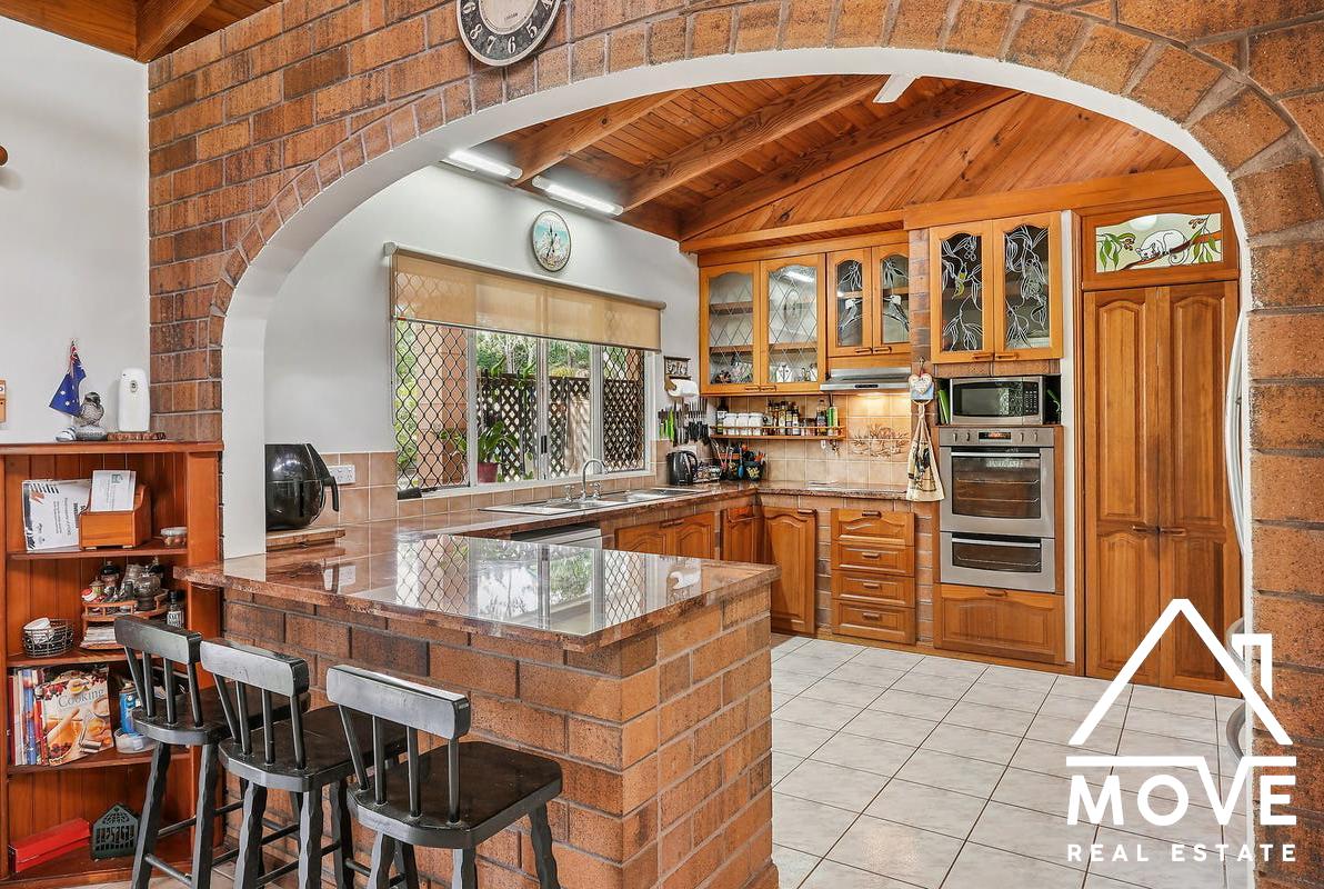 12 Frendon Parade, MOUNT LOW, QLD 4818 AUS