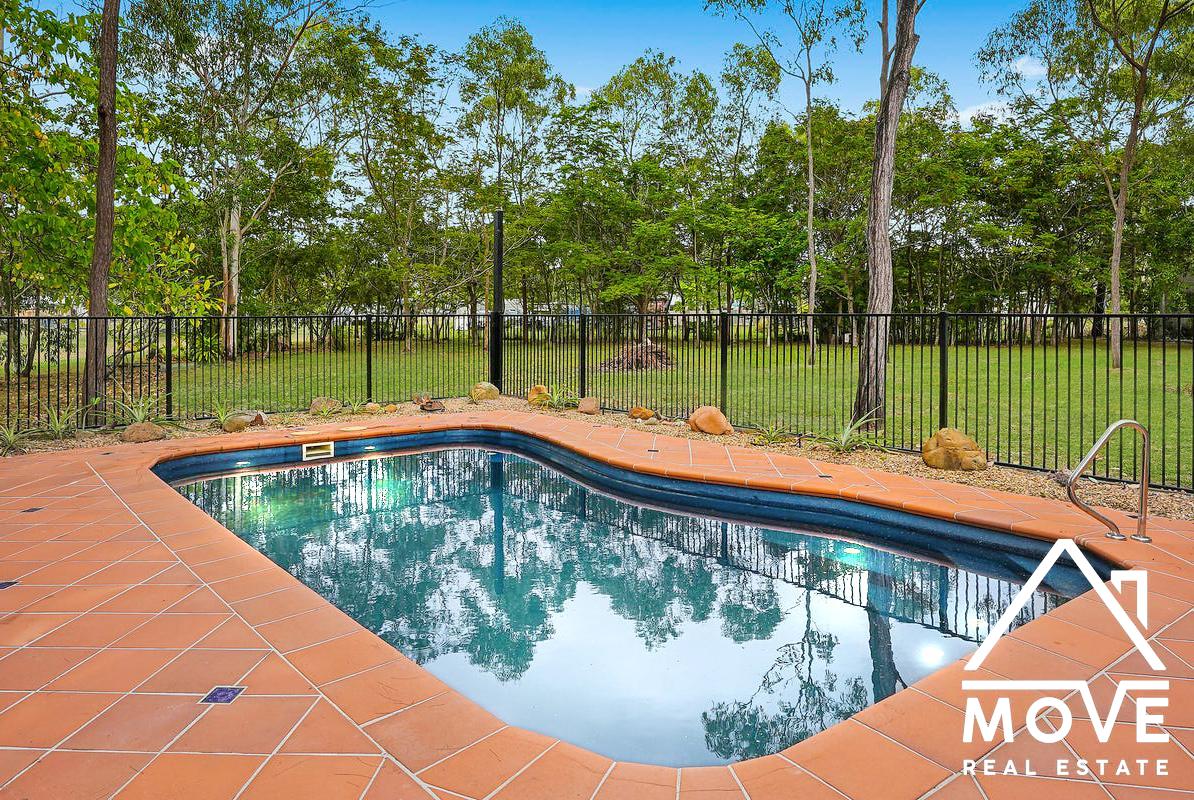 12 Frendon Parade, MOUNT LOW, QLD 4818 AUS
