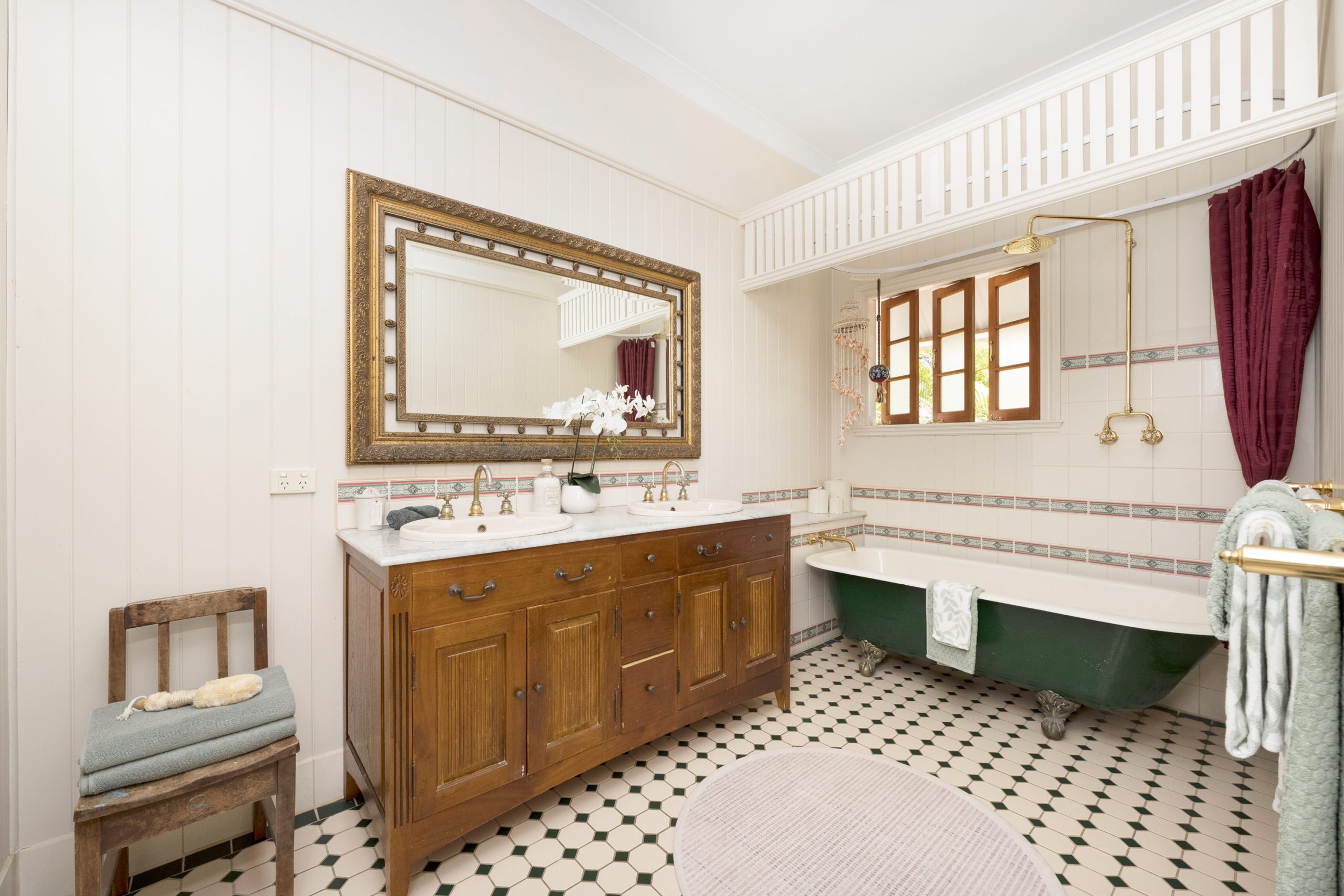 13 Kellys Road, QUEENTON, QLD 4820 AUS