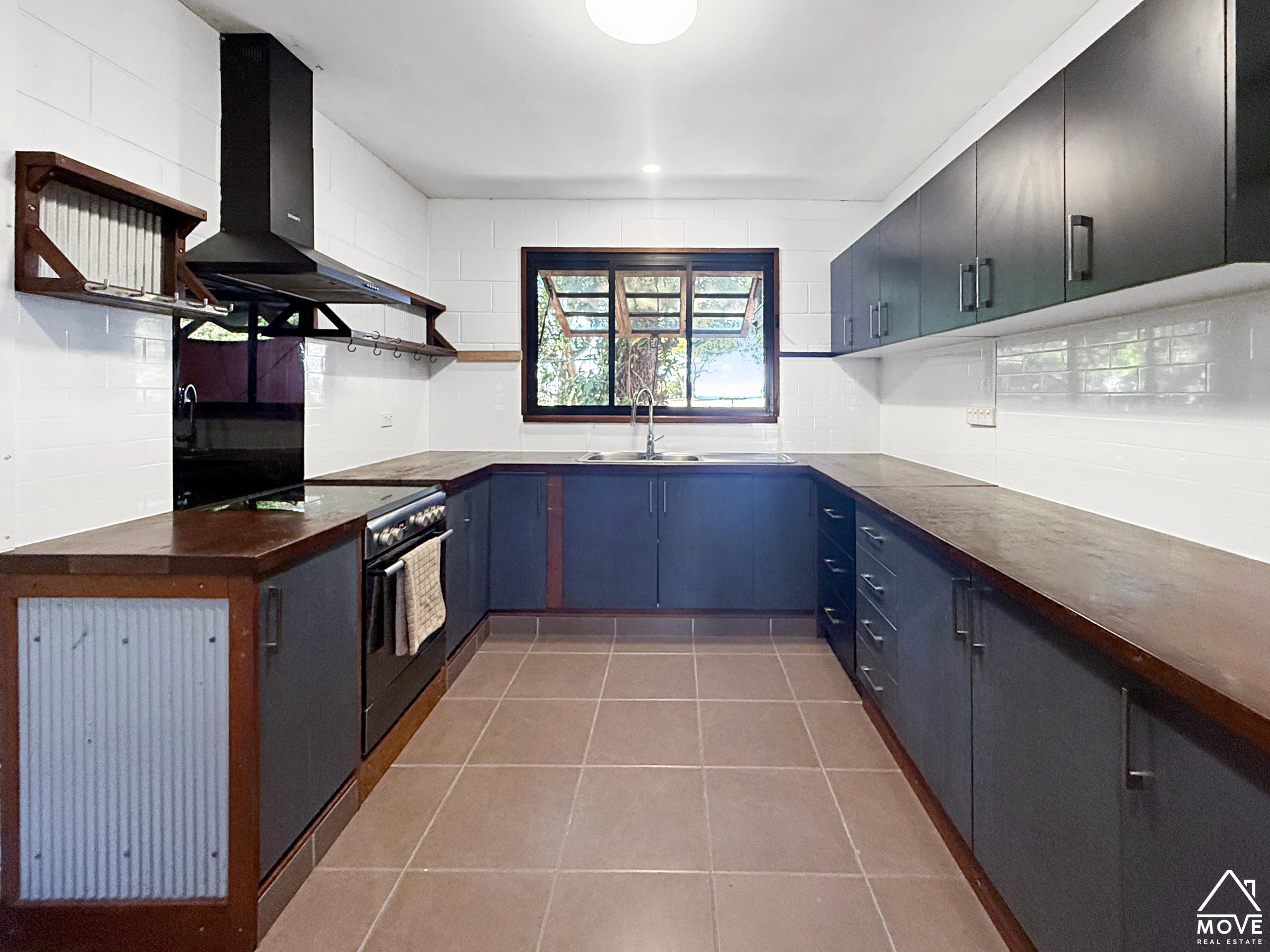 88 The Esplanade, TOOLAKEA, QLD 4818 AUS