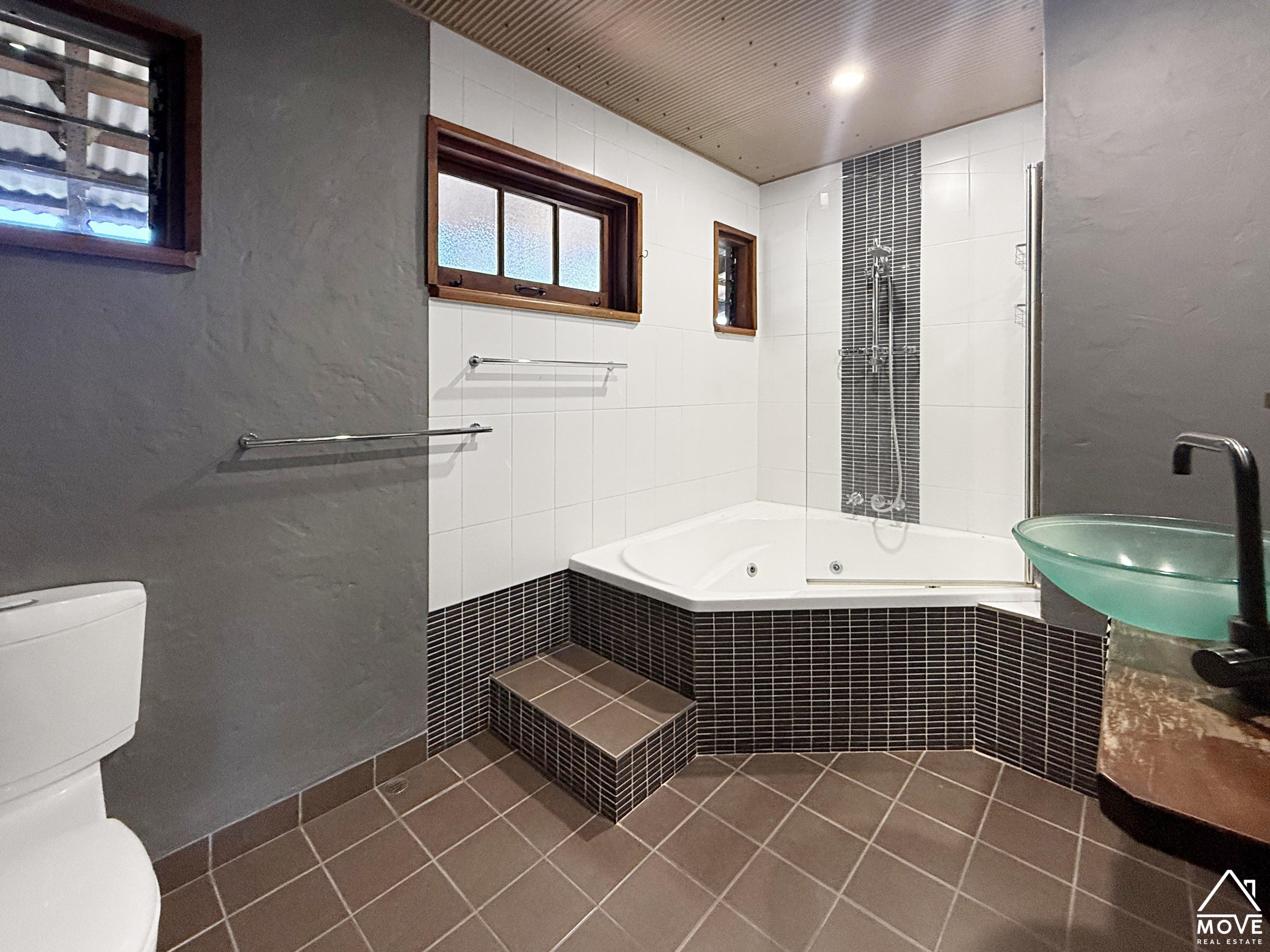 88 The Esplanade, TOOLAKEA, QLD 4818 AUS