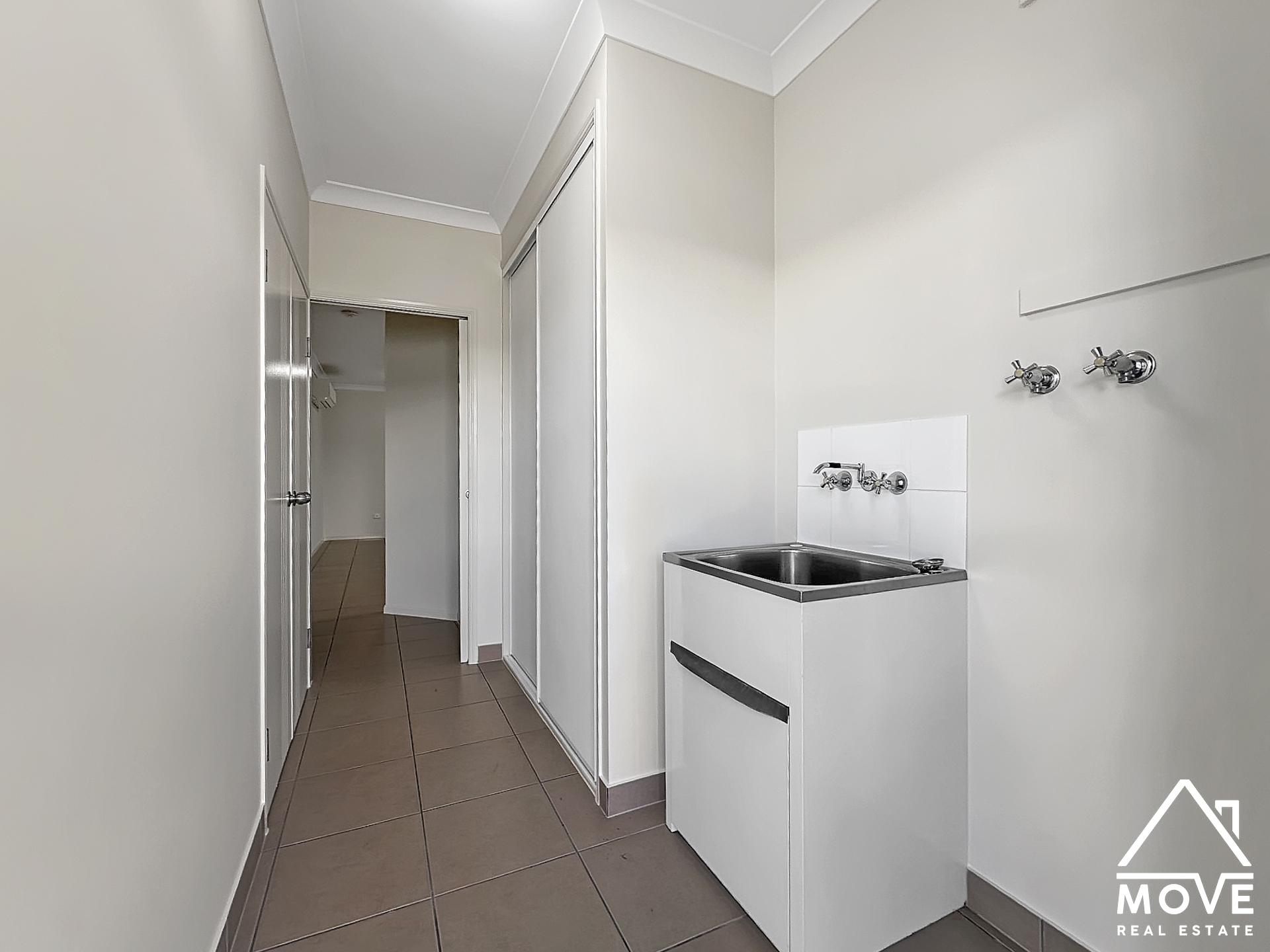 72 Corbett Street, MOUNT LOUISA, QLD 4814 AUS