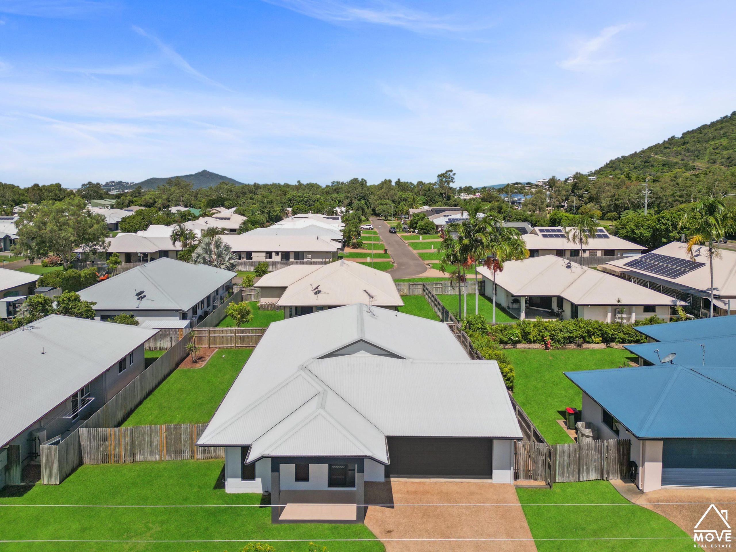 72 Corbett Street, MOUNT LOUISA, QLD 4814 AUS