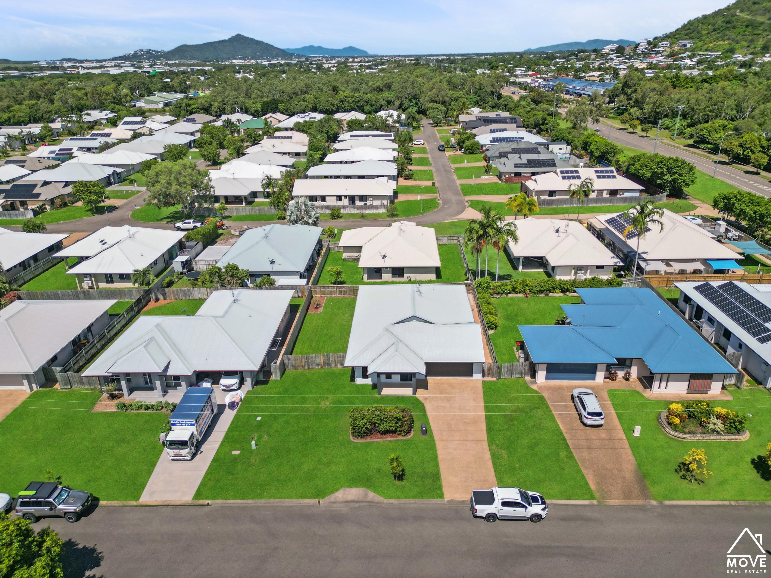 72 Corbett Street, MOUNT LOUISA, QLD 4814 AUS