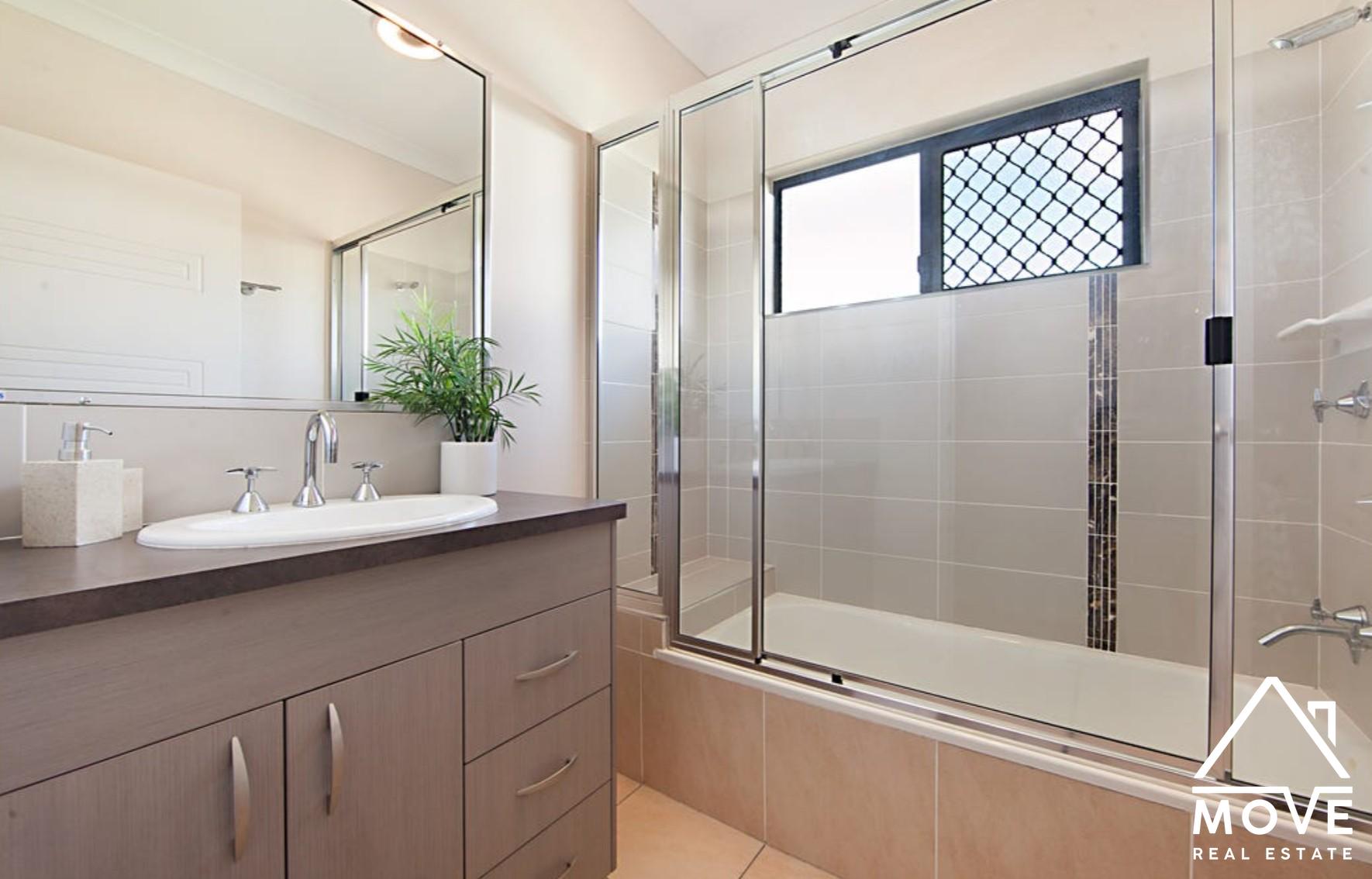 22 Chapple Street, MOUNT LOUISA, QLD 4814 AUS