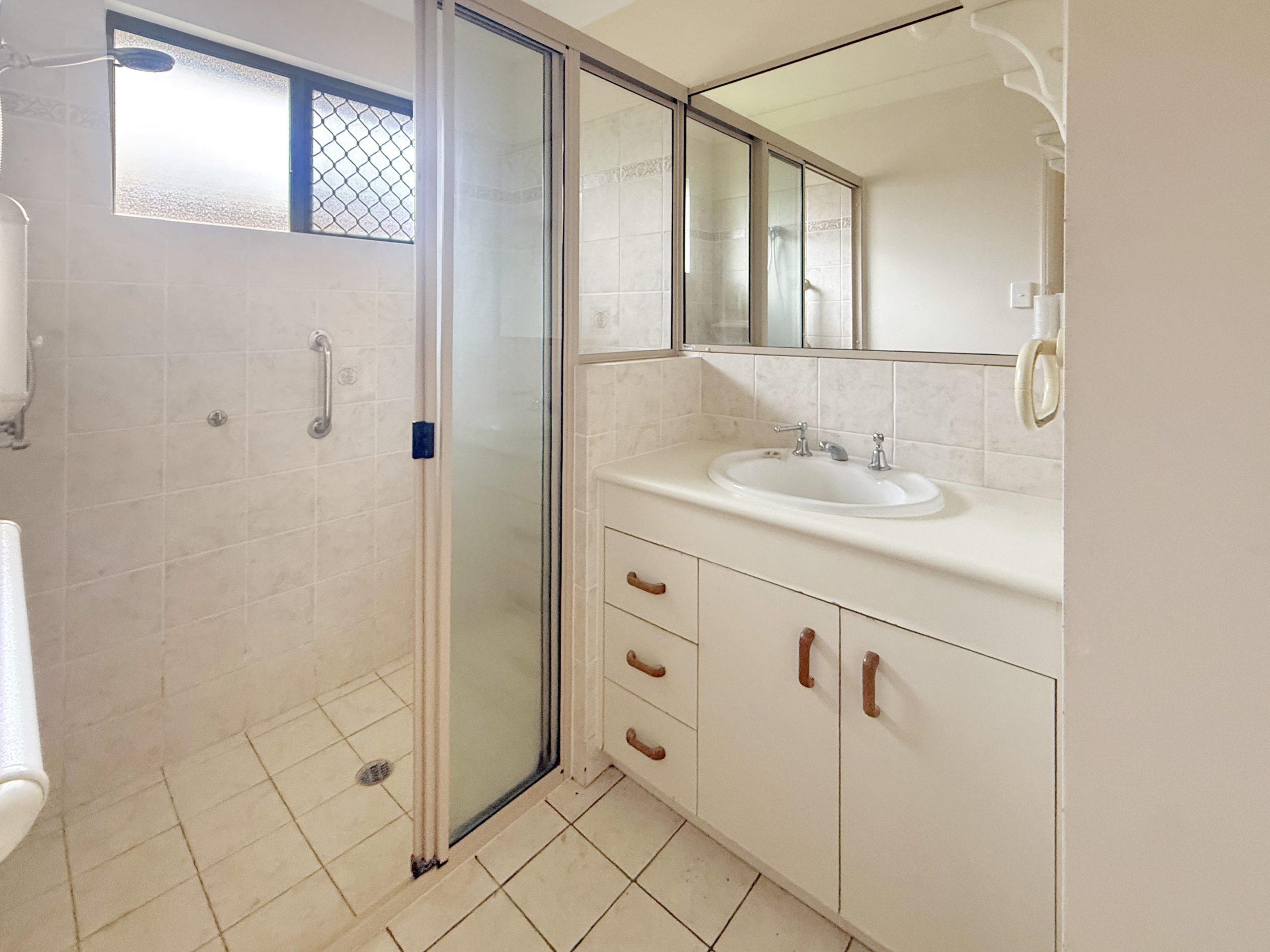 2/15 Xavier Court, RAILWAY ESTATE, QLD 4810 AUS