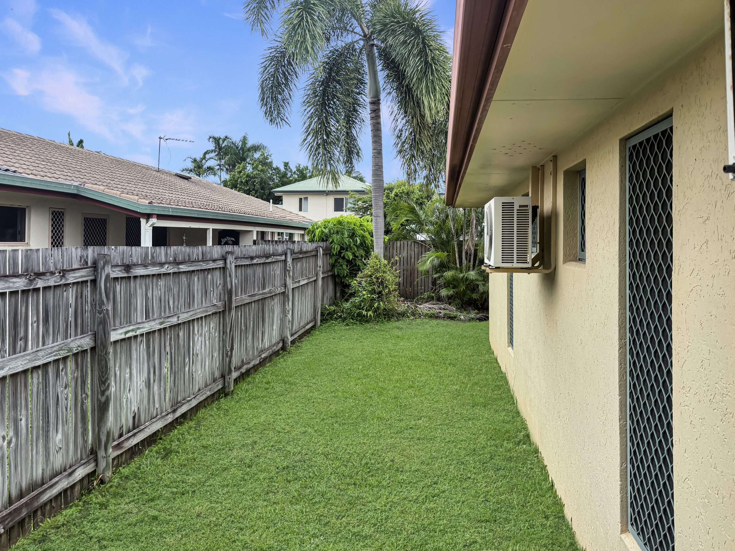 2/15 Xavier Court, RAILWAY ESTATE, QLD 4810 AUS