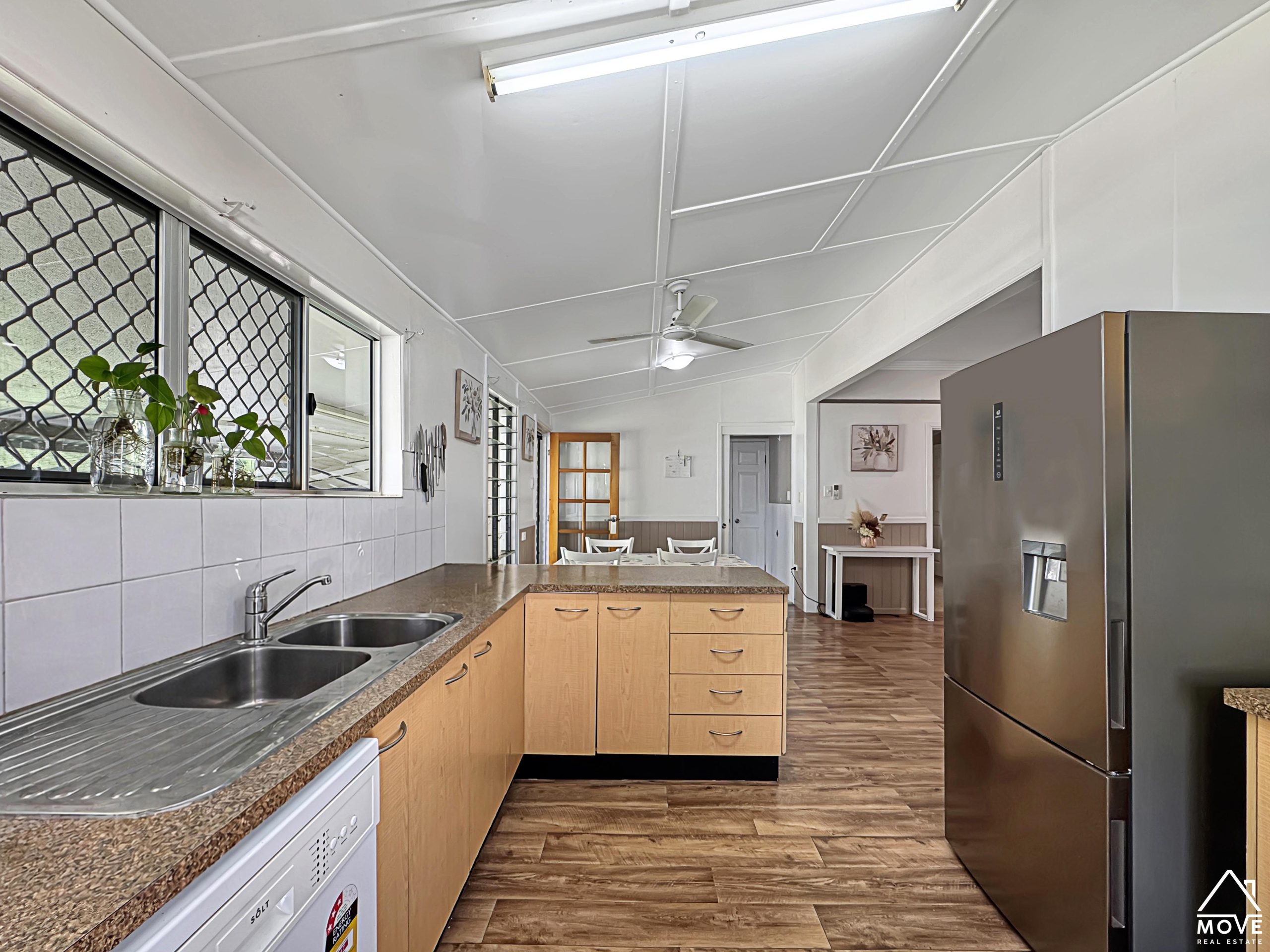 16 Rutherford Street, CHARTERS TOWERS CITY, QLD 4820 AUS