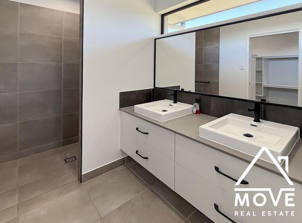 10 Harness Road, KELSO, QLD 4815 AUS