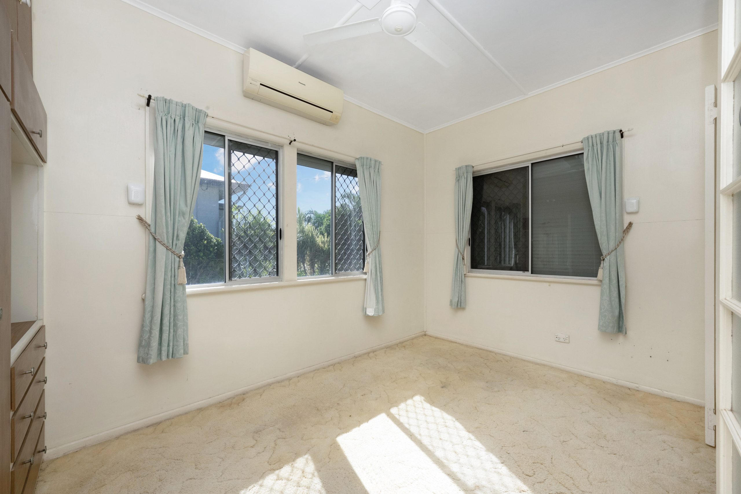 6 Warrego Street, WULGURU, QLD 4811 AUS