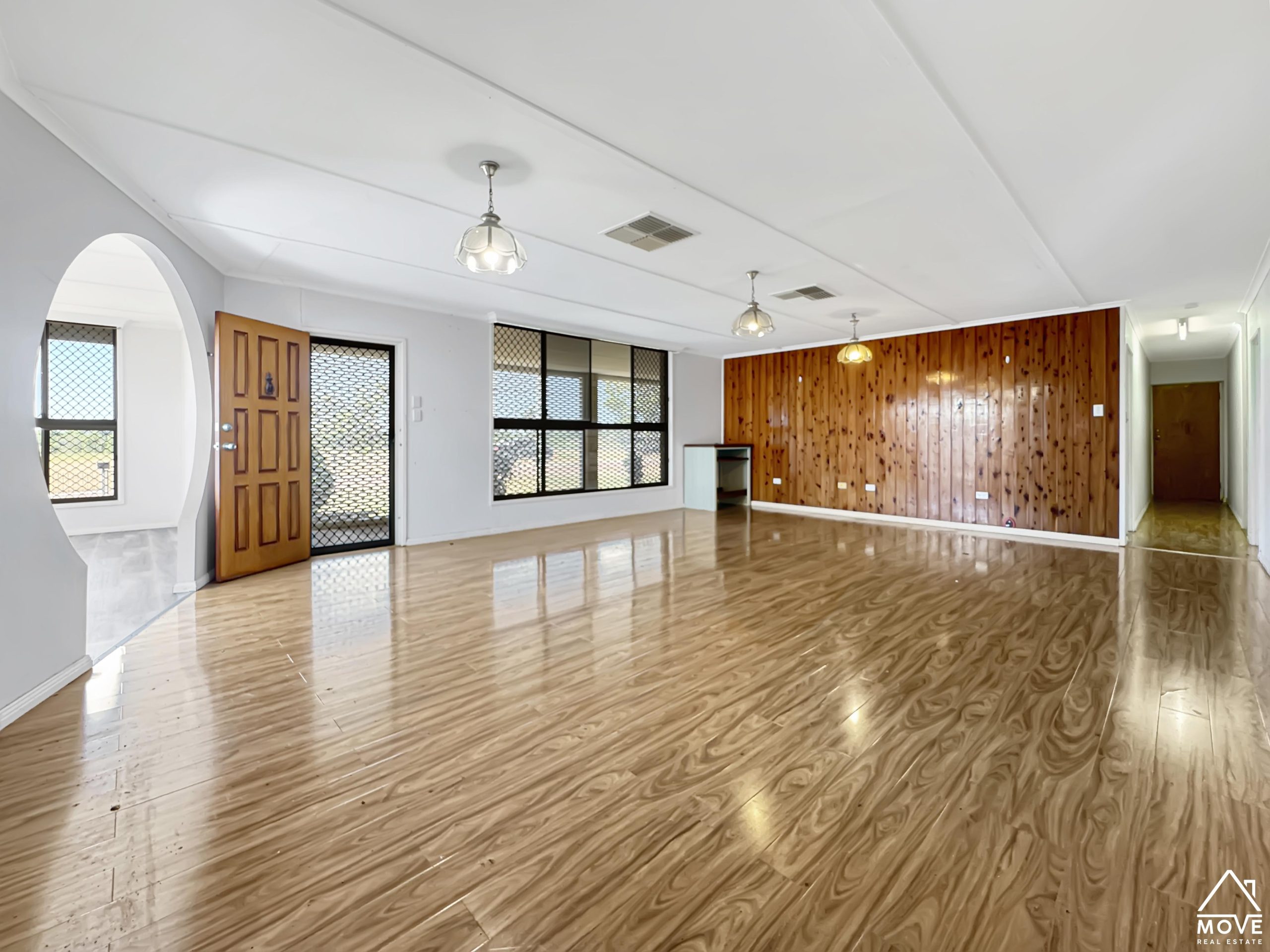 4 Lister Street, MOSMAN PARK, QLD 4820 AUS