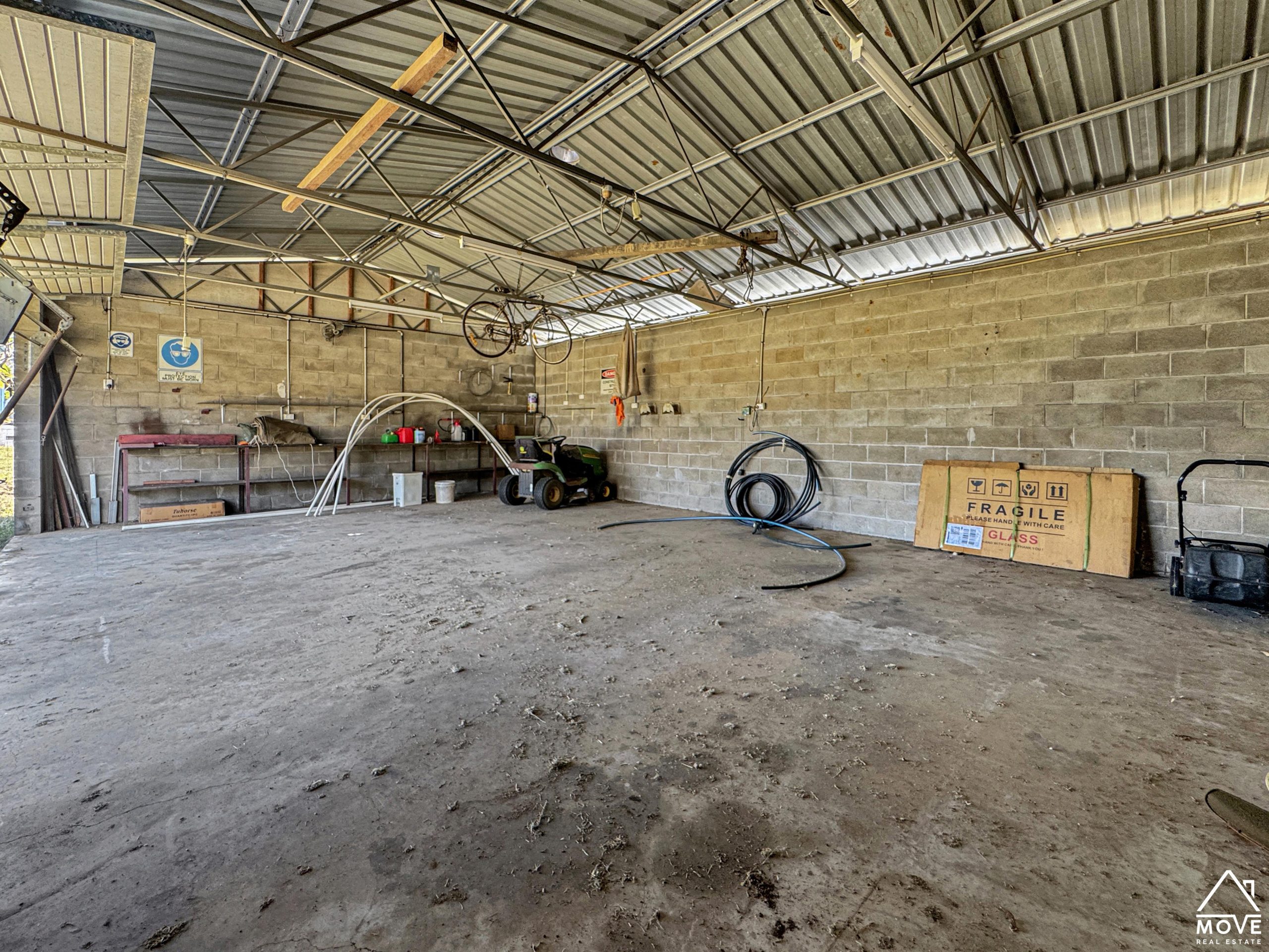 4 Lister Street, MOSMAN PARK, QLD 4820 AUS