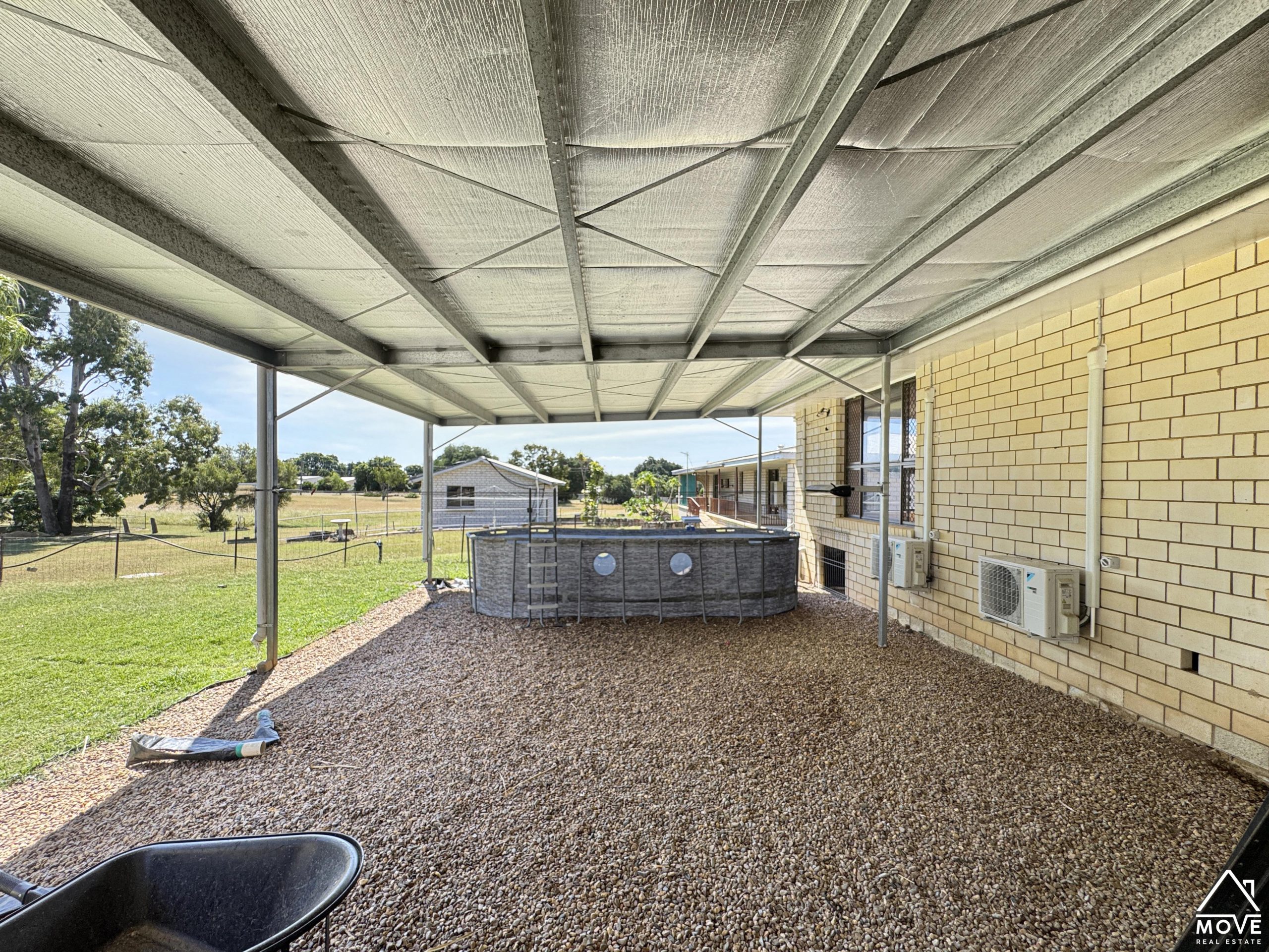 4 Lister Street, MOSMAN PARK, QLD 4820 AUS