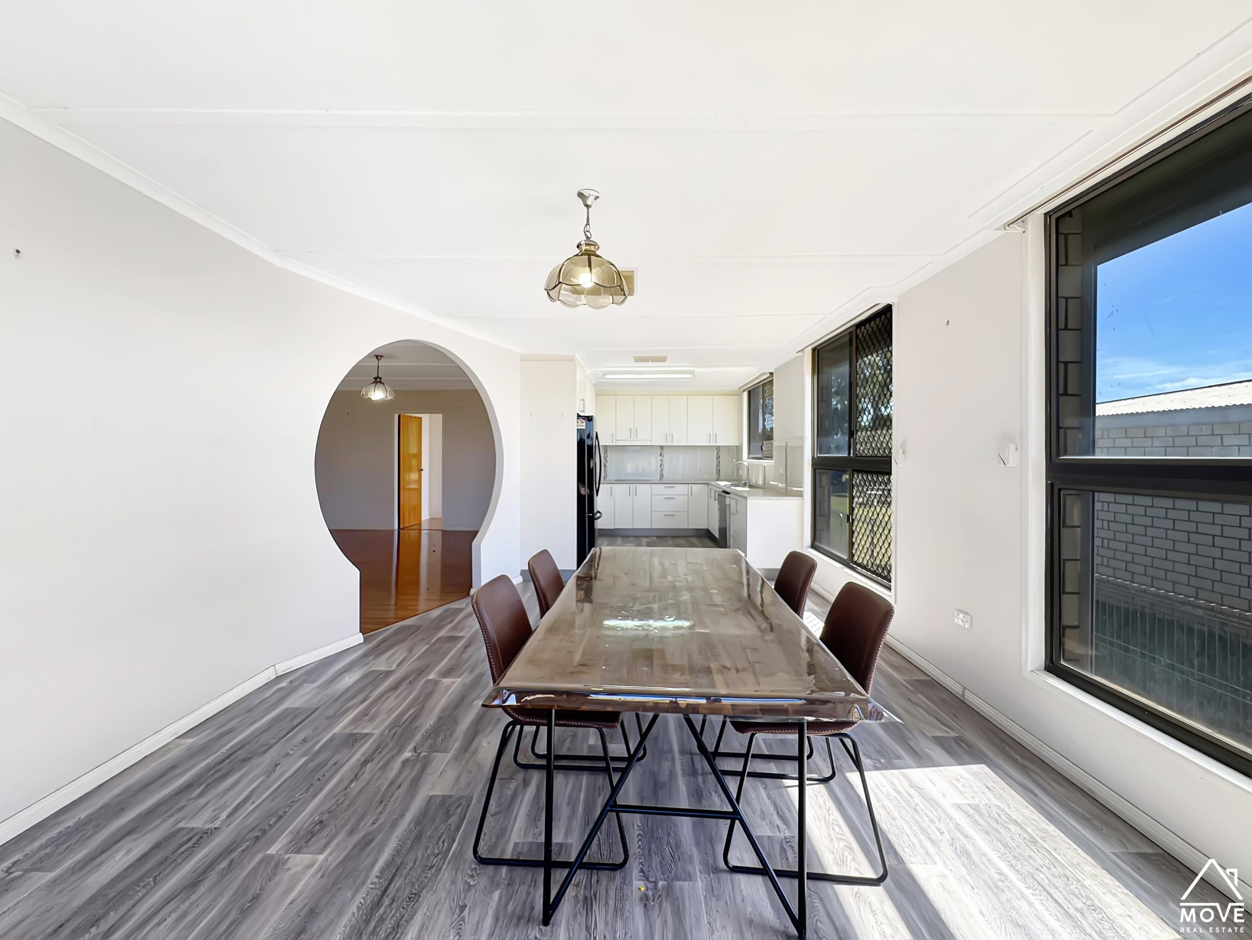 4 Lister Street, MOSMAN PARK, QLD 4820 AUS