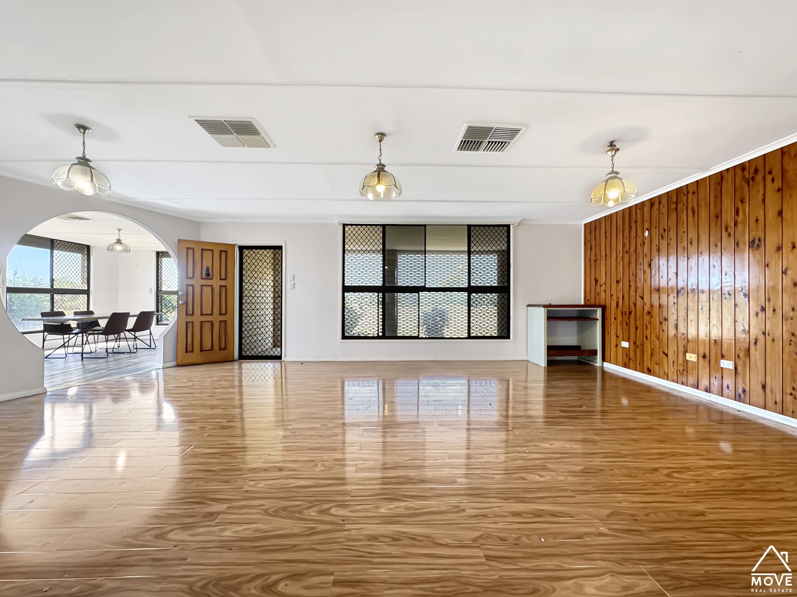 4 Lister Street, MOSMAN PARK, QLD 4820 AUS