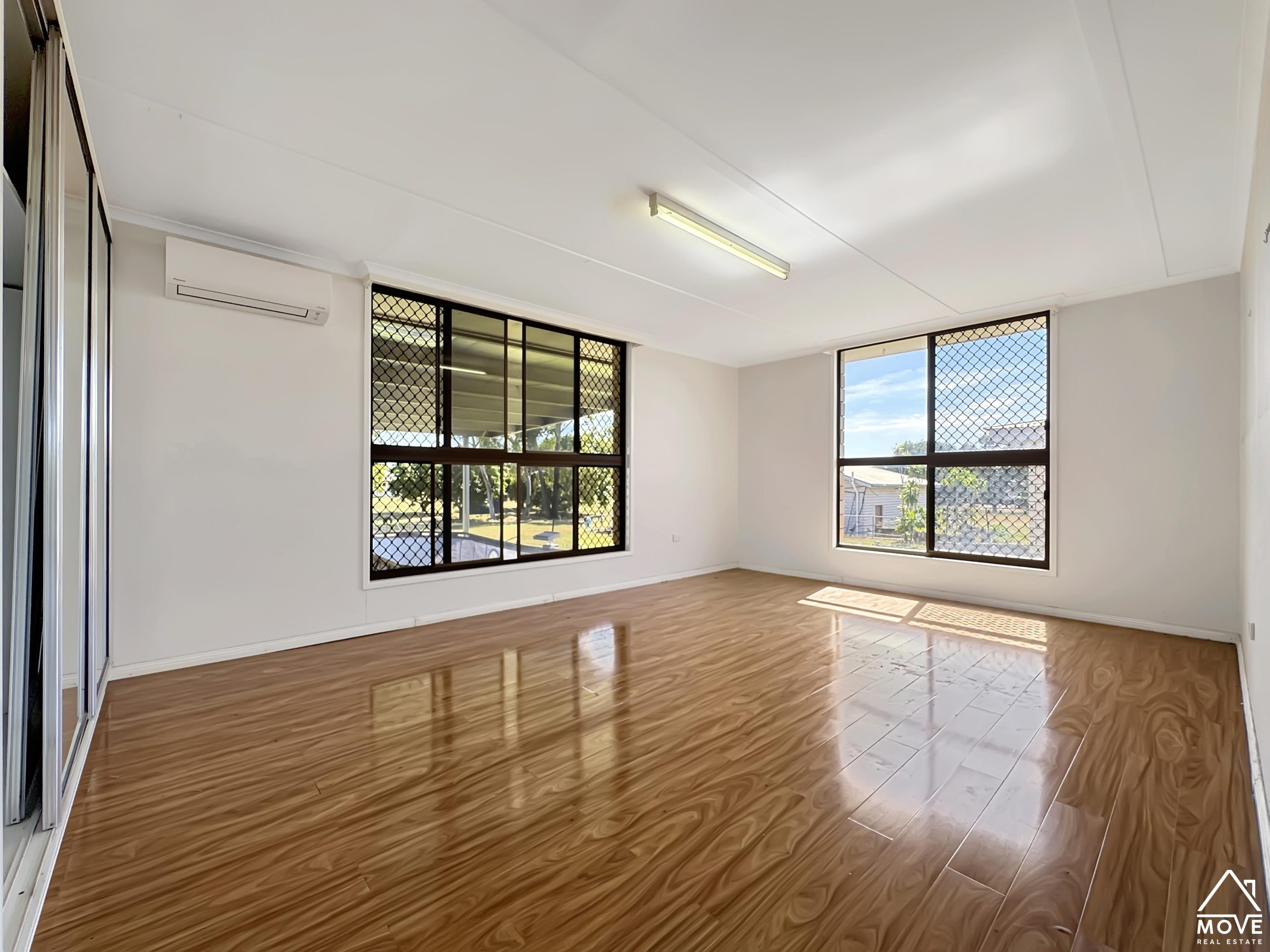 4 Lister Street, MOSMAN PARK, QLD 4820 AUS