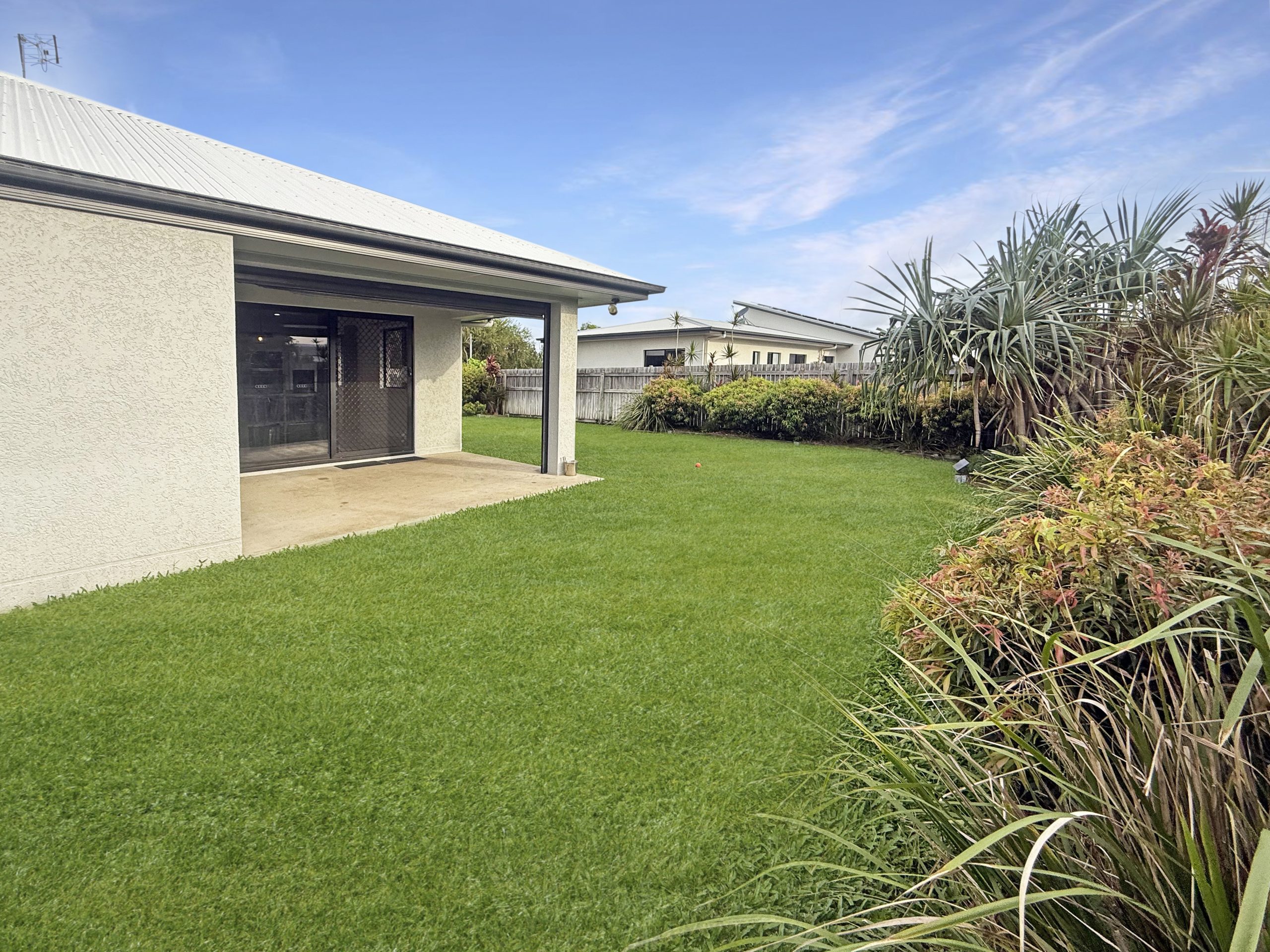 3 Barnfield Street, MOUNT LOW, QLD 4818 AUS