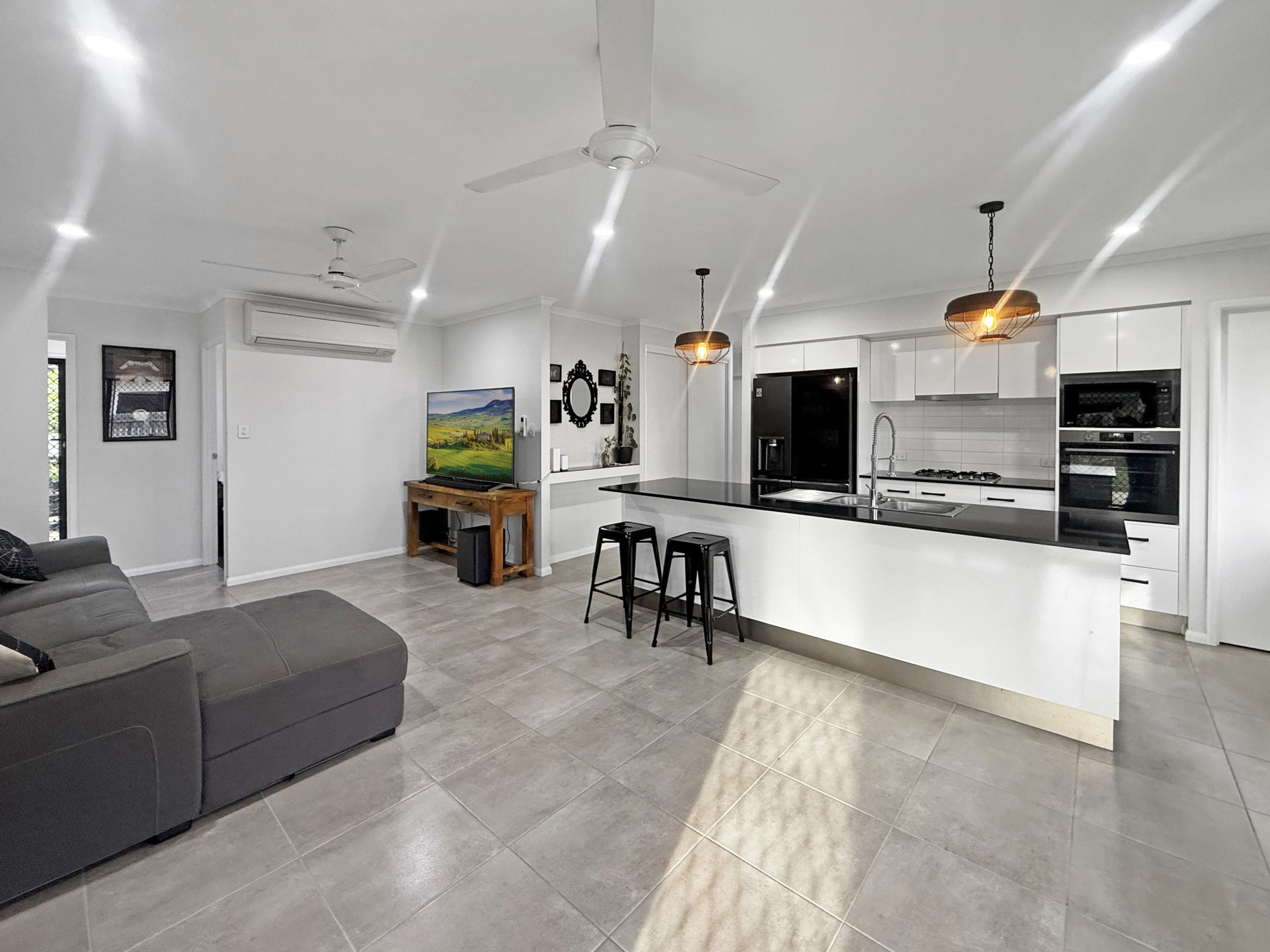 3 Barnfield Street, MOUNT LOW, QLD 4818 AUS