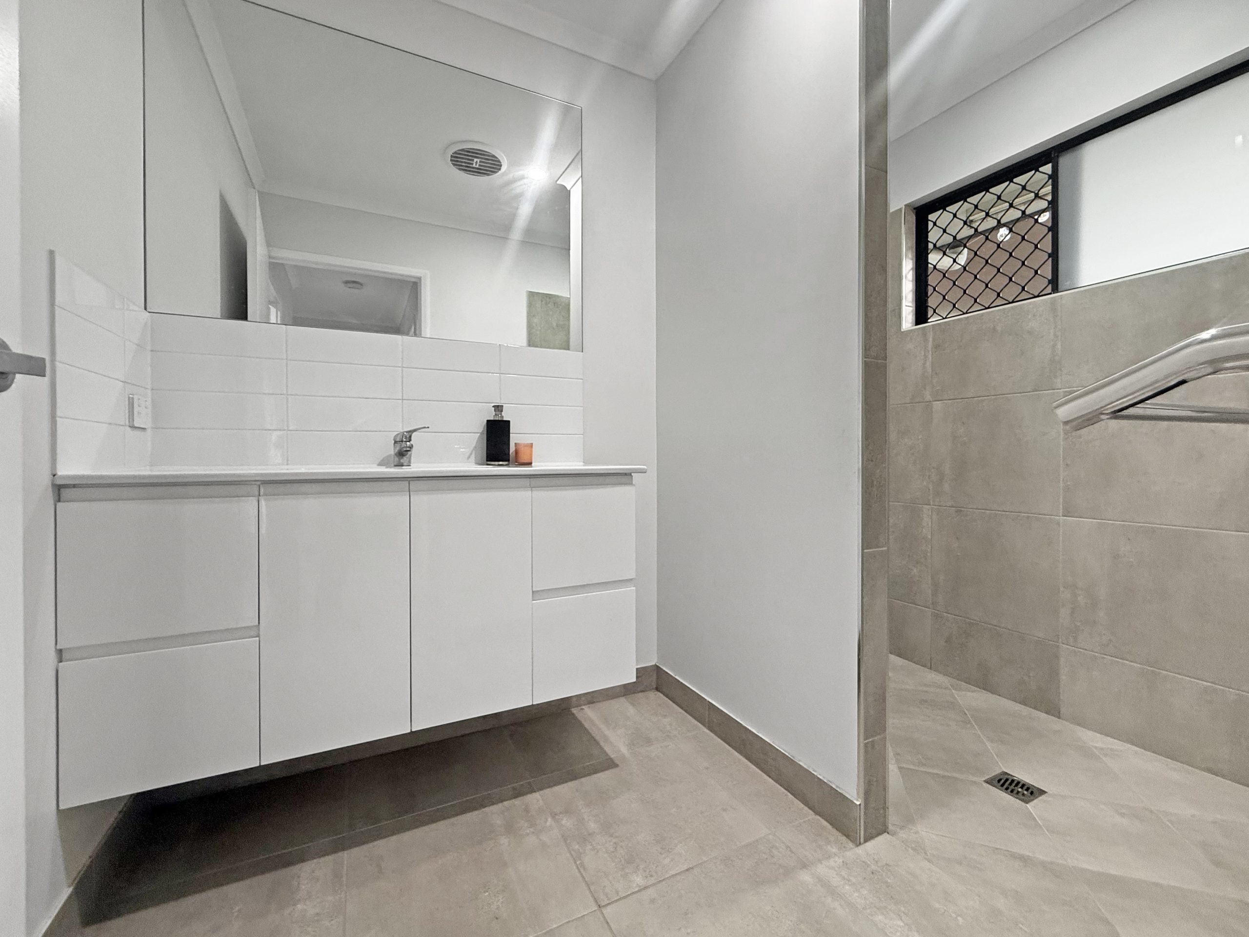 3 Barnfield Street, MOUNT LOW, QLD 4818 AUS