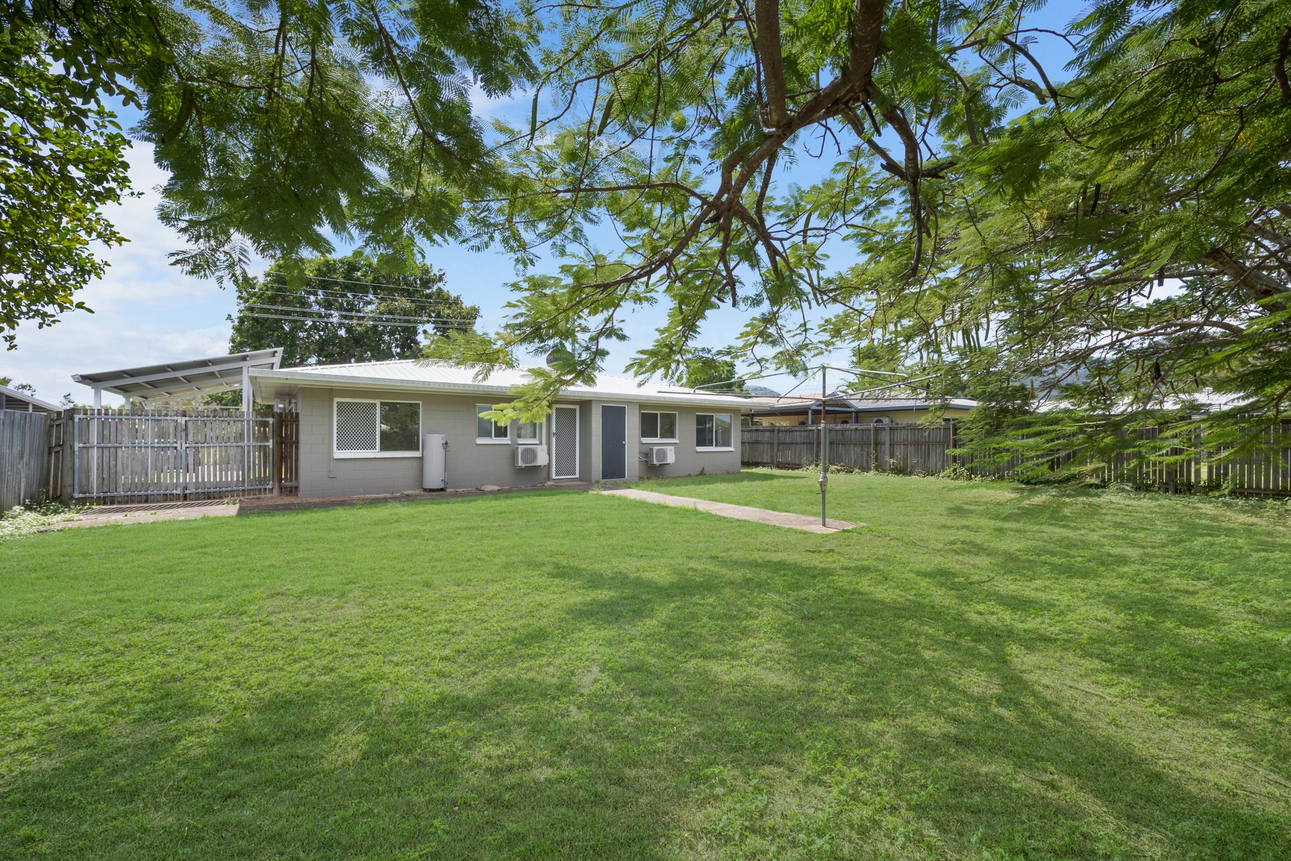 10 Stephanie Street, RASMUSSEN, QLD 4815 AUS