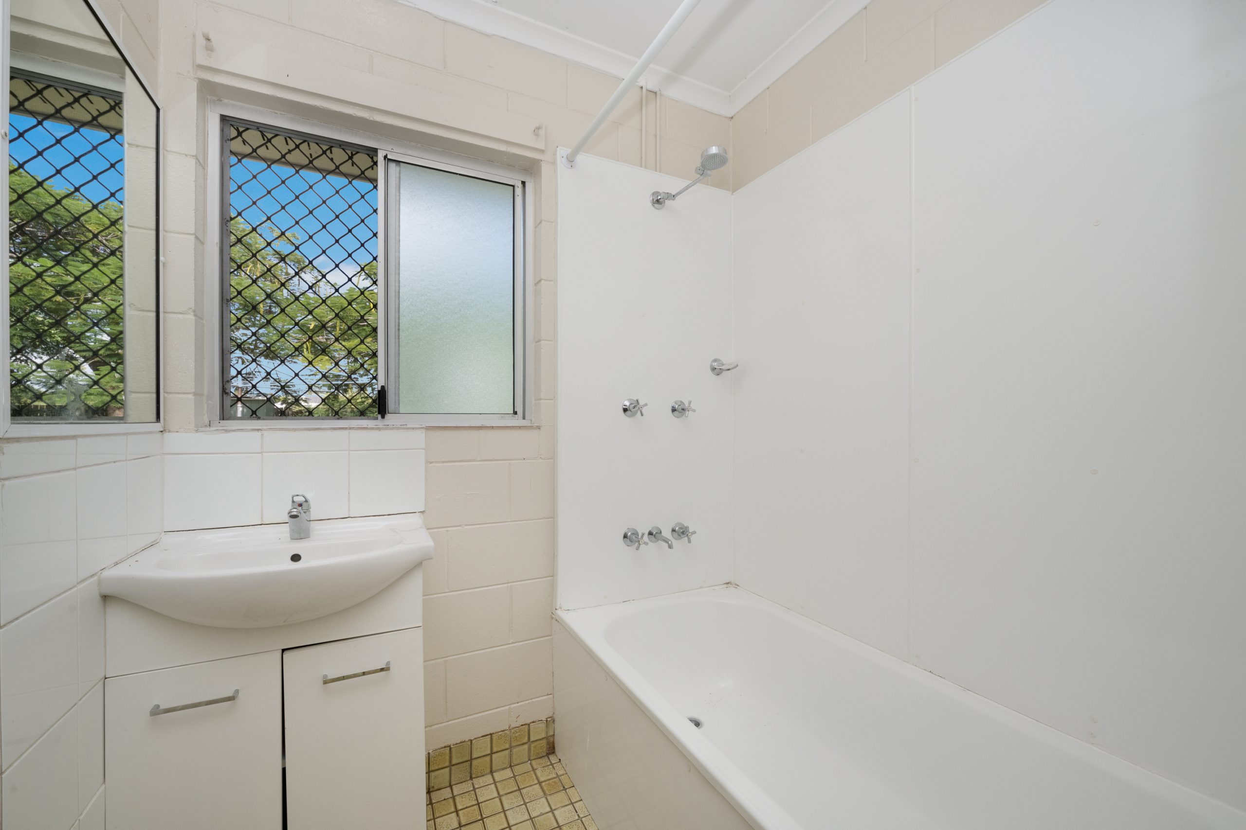 10 Stephanie Street, RASMUSSEN, QLD 4815 AUS