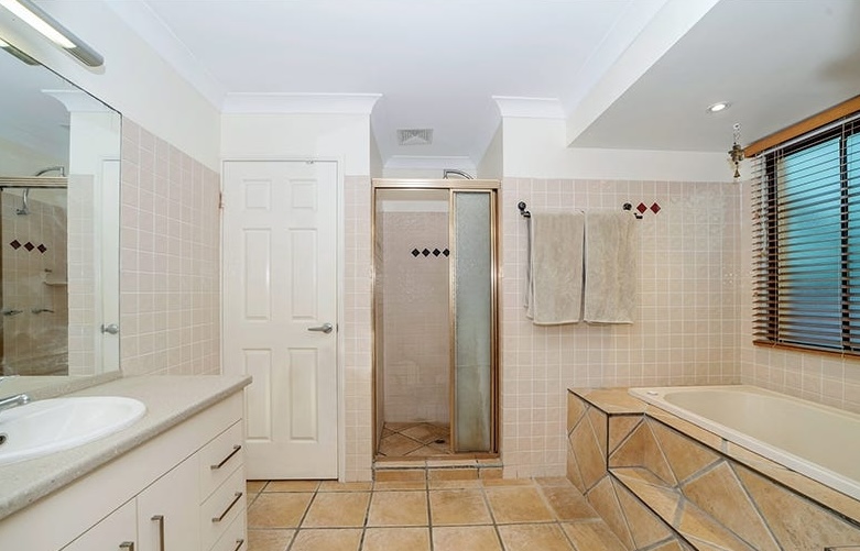 29 Eaton Circle, KIRWAN, QLD 4817 AUS