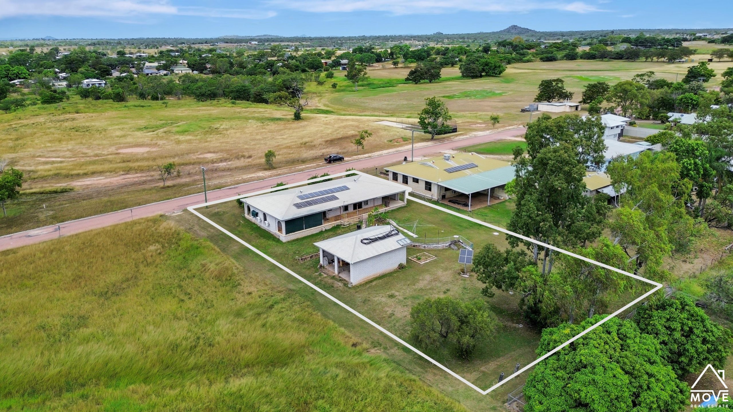 2 Lister Street, MOSMAN PARK, QLD 4820 AUS