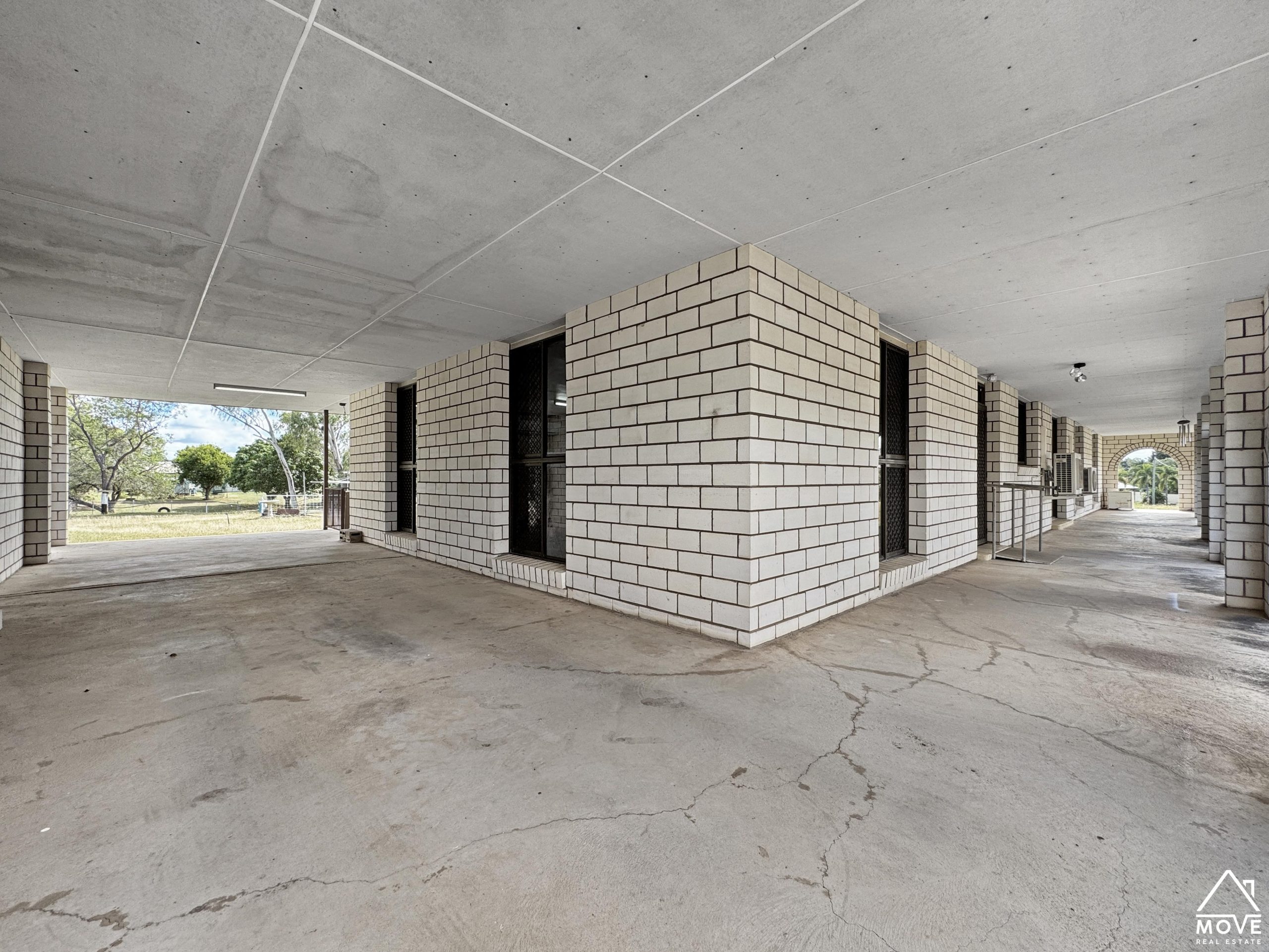 2 Lister Street, MOSMAN PARK, QLD 4820 AUS