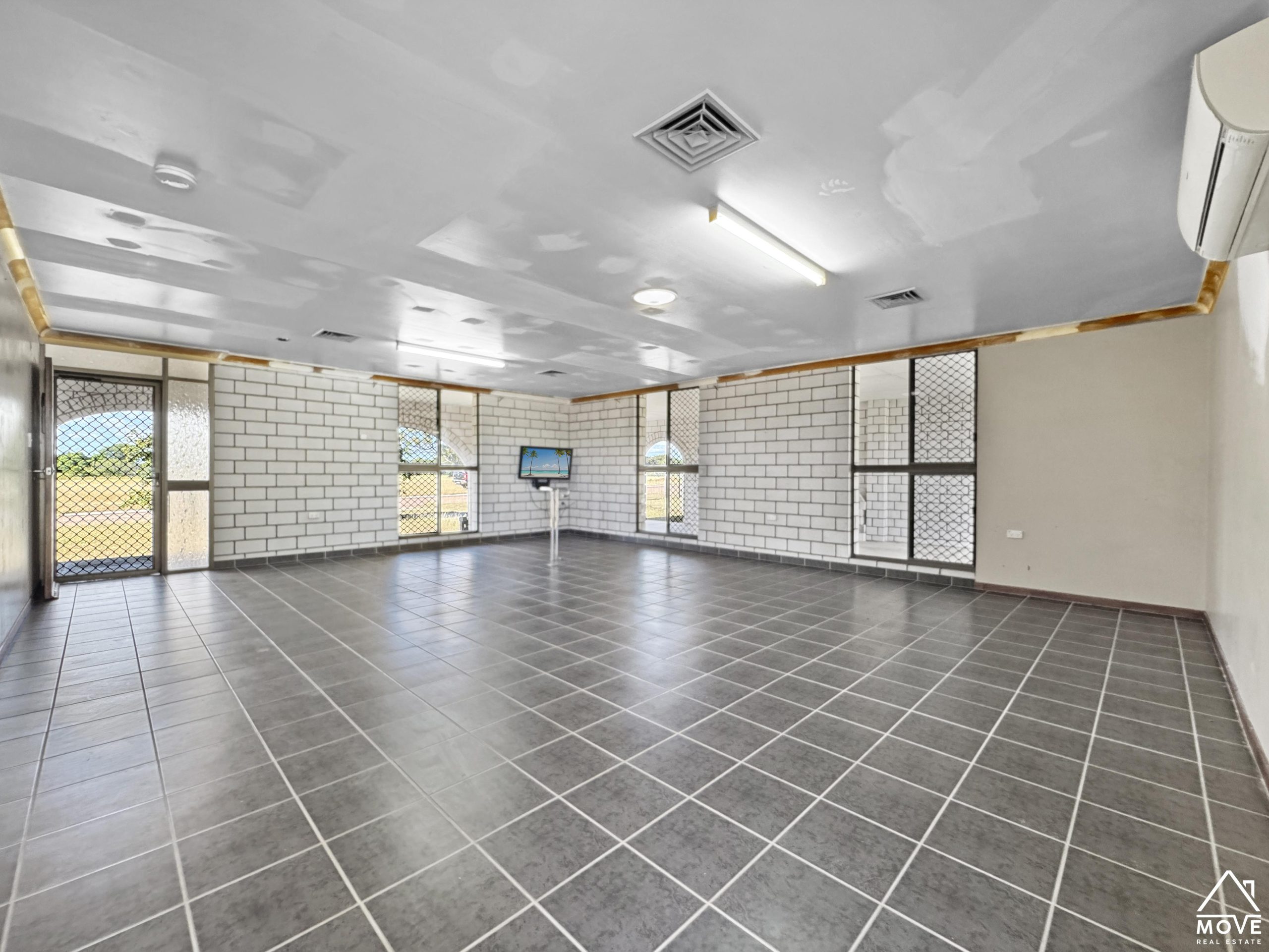 2 Lister Street, MOSMAN PARK, QLD 4820 AUS