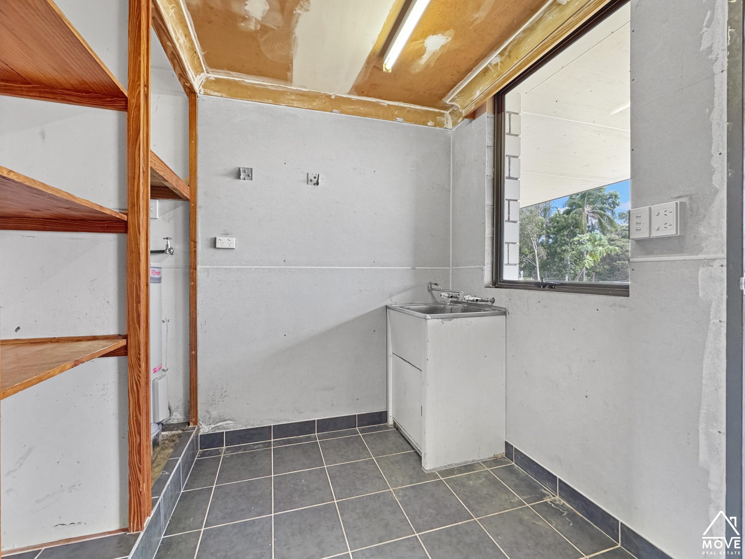 2 Lister Street, MOSMAN PARK, QLD 4820 AUS