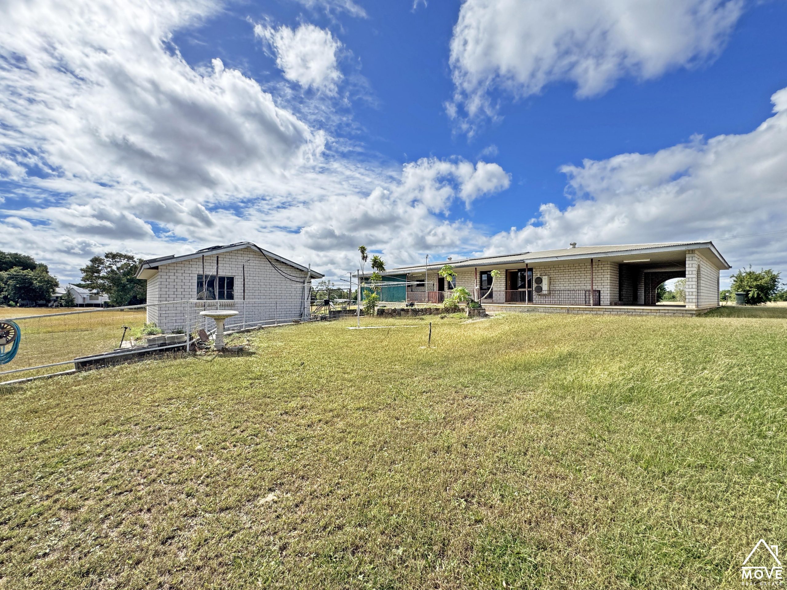 2 Lister Street, MOSMAN PARK, QLD 4820 AUS