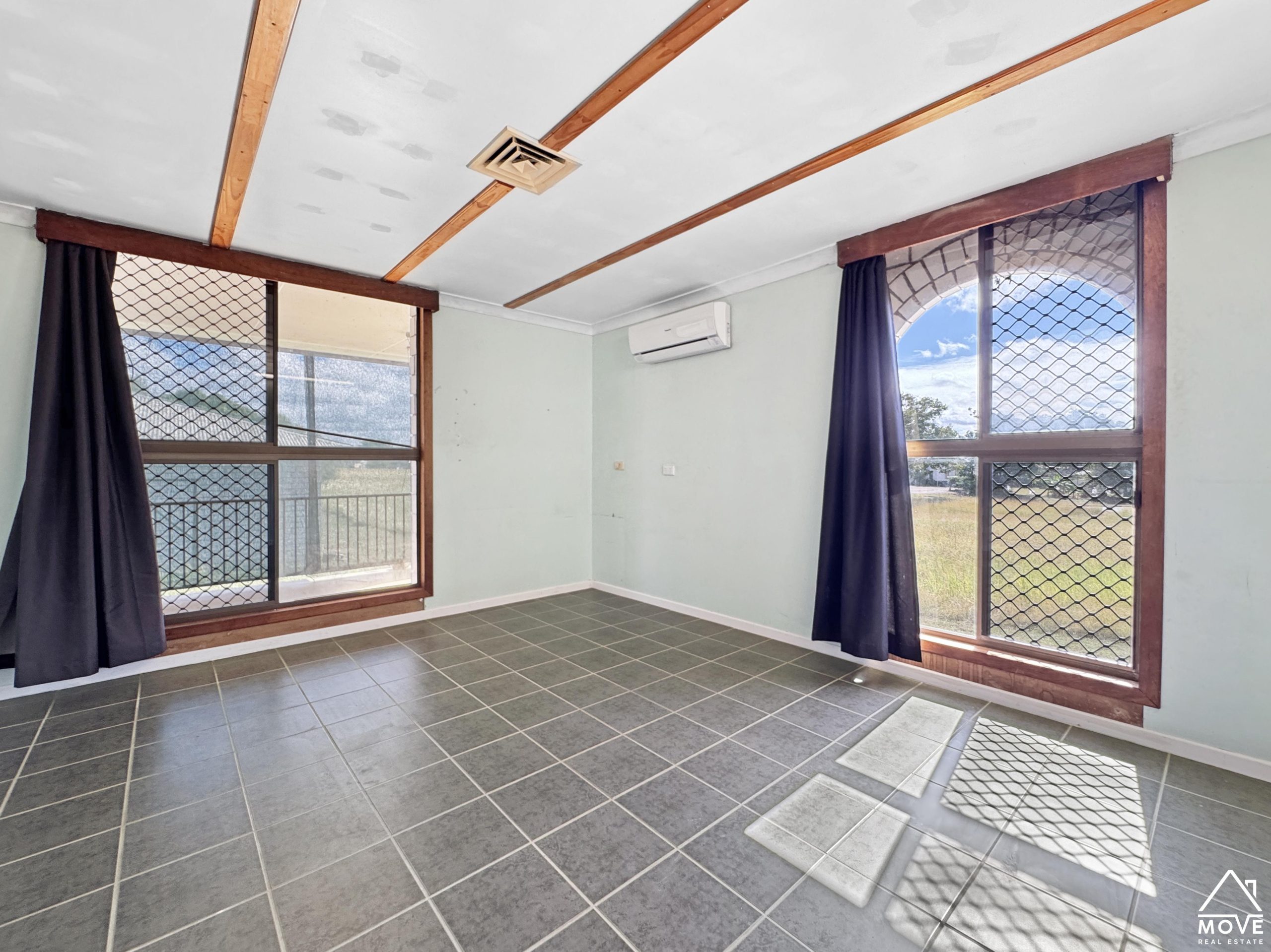 2 Lister Street, MOSMAN PARK, QLD 4820 AUS