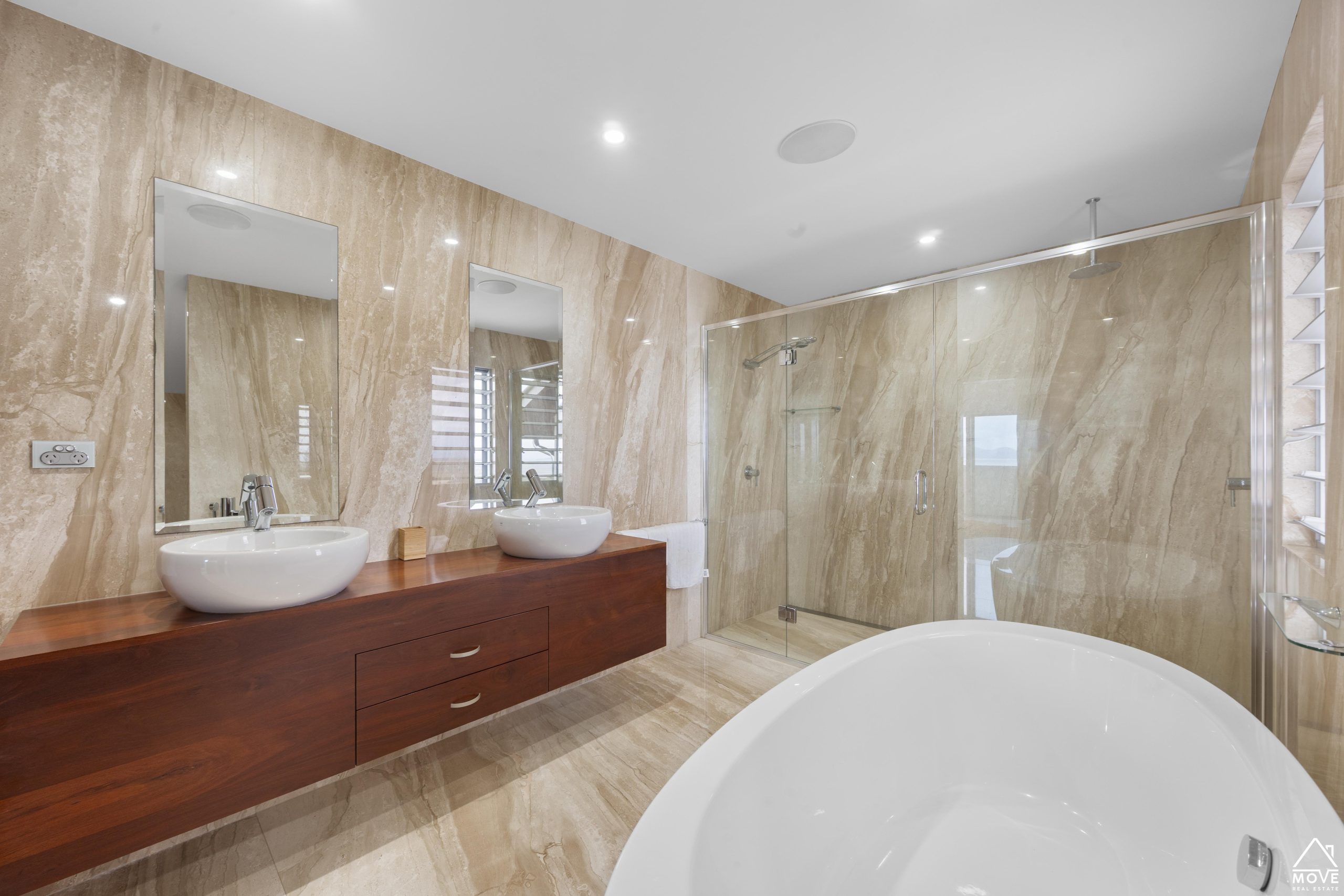 96 Goicoechea Drive, BUSHLAND BEACH, QLD 4818 AUS